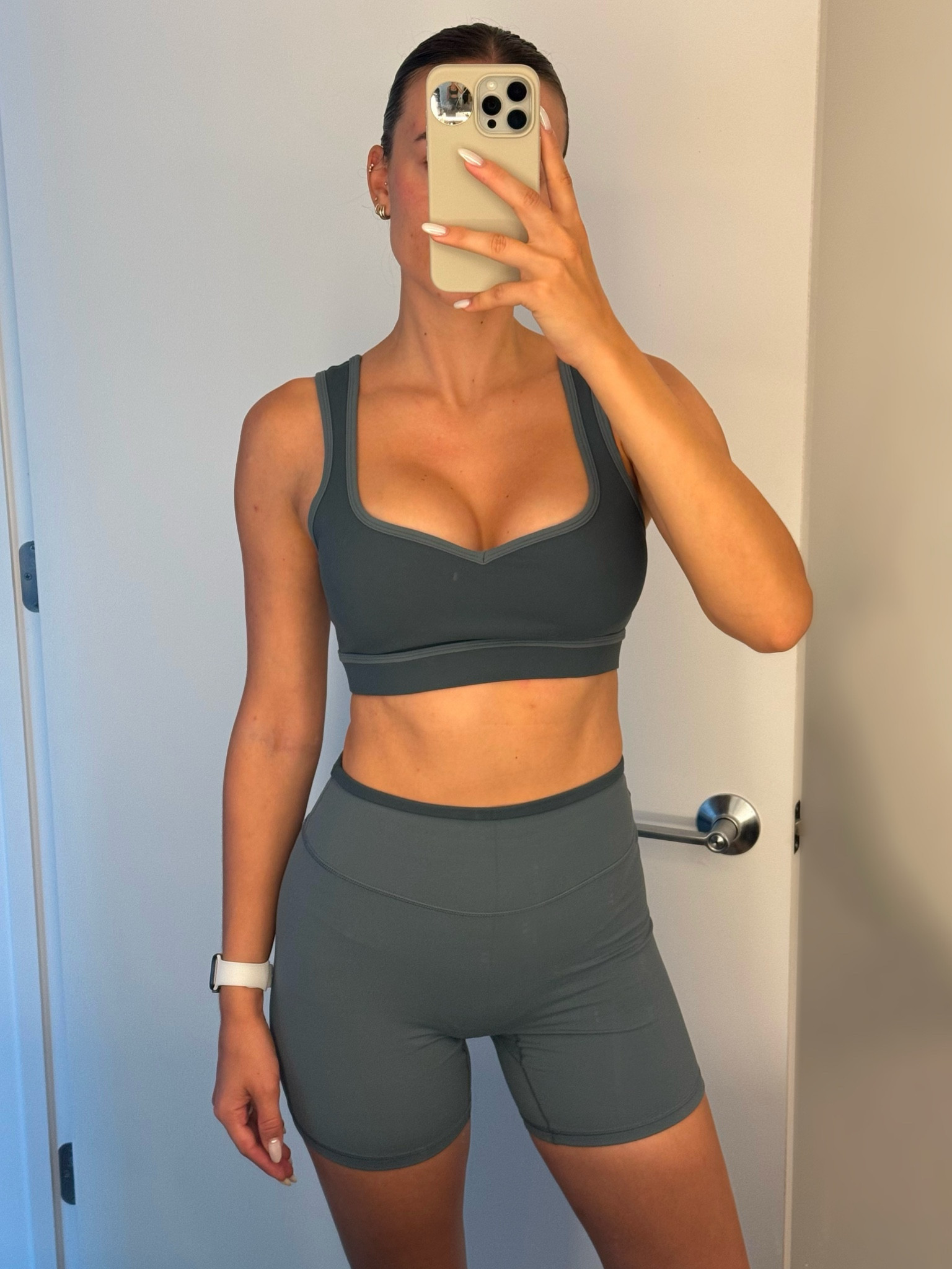Recently ordered a few activewear sets from P’tula and am obsessed! This sports bra is super-supportive, and I love the two-toned style.

Wearing a S in the shorts and a M in the top!

Loungewear, activewearr

#LTKActive #LTKFitness #LTKFindsUnder100
