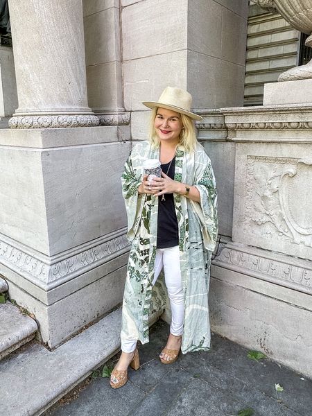 Summer to Fall

This duster is perfect year round. During the summer I rocked it with white jeans and corked heels. 

#LTKSeasonal #LTKworkwear #LTKFind