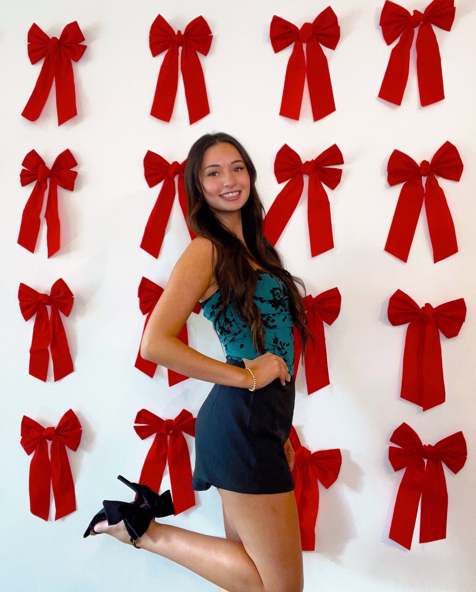 The cutest holiday shoes 🎄✨
•
Use Code: HeidiSave30
•
#holidayshoes #holidayheels #viciholiday #vici #holidayfashion #occasionshoes #bowhighheels #christmasheels #holidayoutfits

#LTKShoeCrush #LTKHoliday