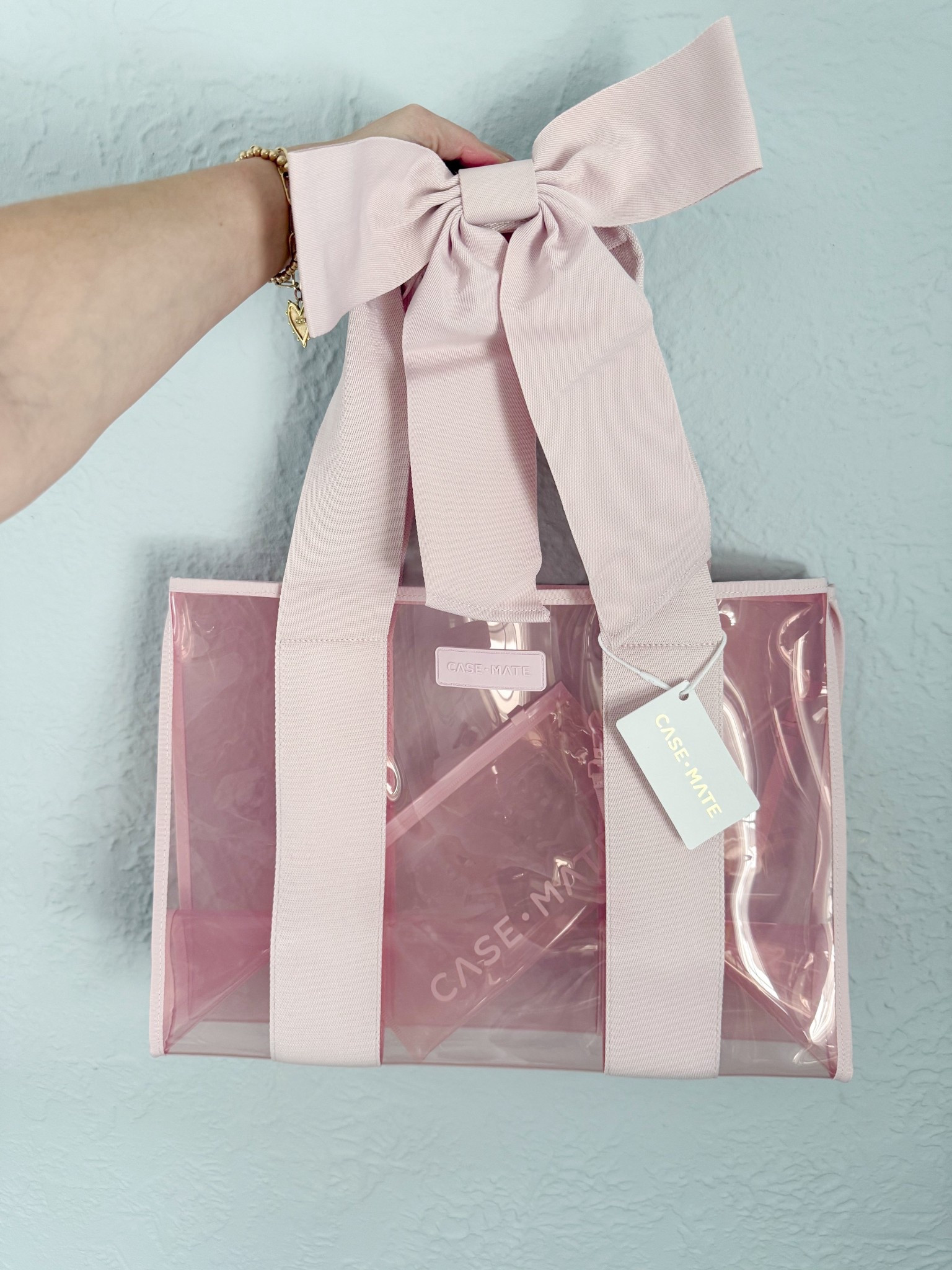 Beach bag on major sale on Amazon!  I can’t wait to use this next week on spring break 

#LTKSaleAlert #LTKTravel #LTKmomlife