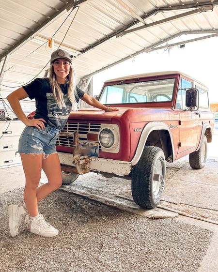 My Ford Bronco shirt is on sale for $10!! 🤩 Abercrombie also just released some new Bronco tees that I’m linking as well!! 

#LTKsalealert #LTKunder50 #LTKstyletip
