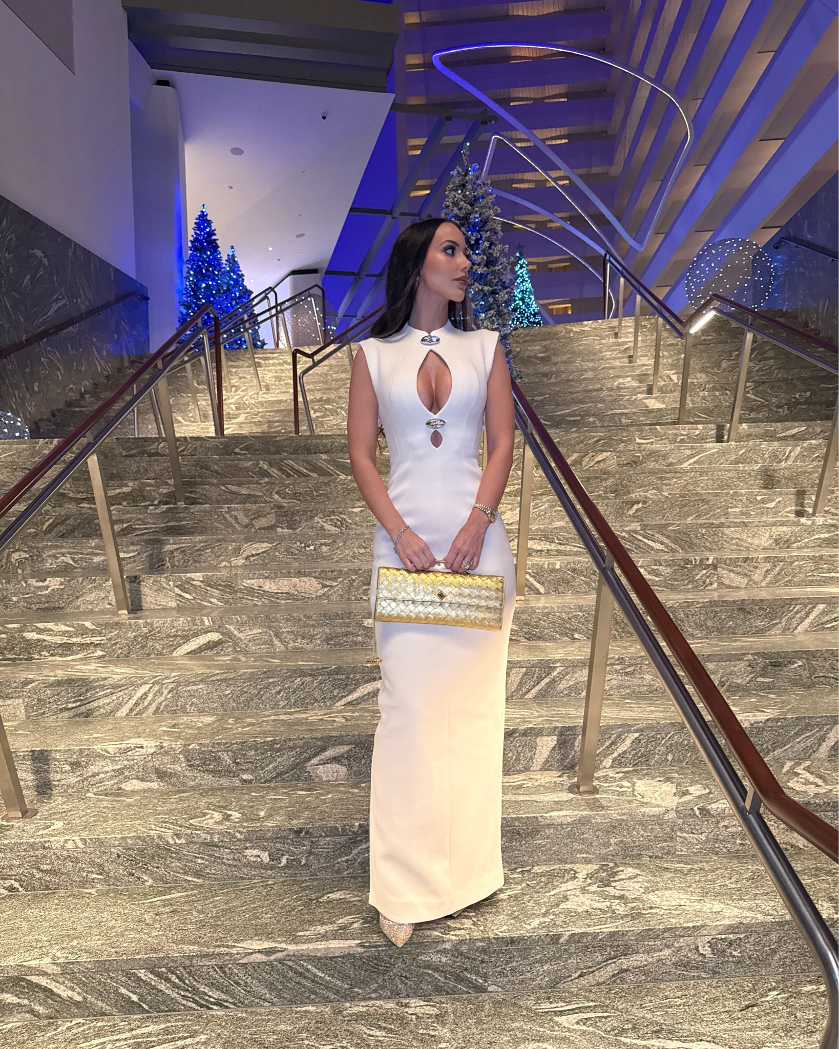 If this doesn’t scream elegant + sexy… side note this is a thick dress so it’s perfect for winter time. I wore this in NYC with a coat and it was perfect. 

long cream dress, Meshki dress, New York City outfit inspo, cream outfit inspo, neutral outfit inspo 

#LTKTravel #LTKootd #LTKTall