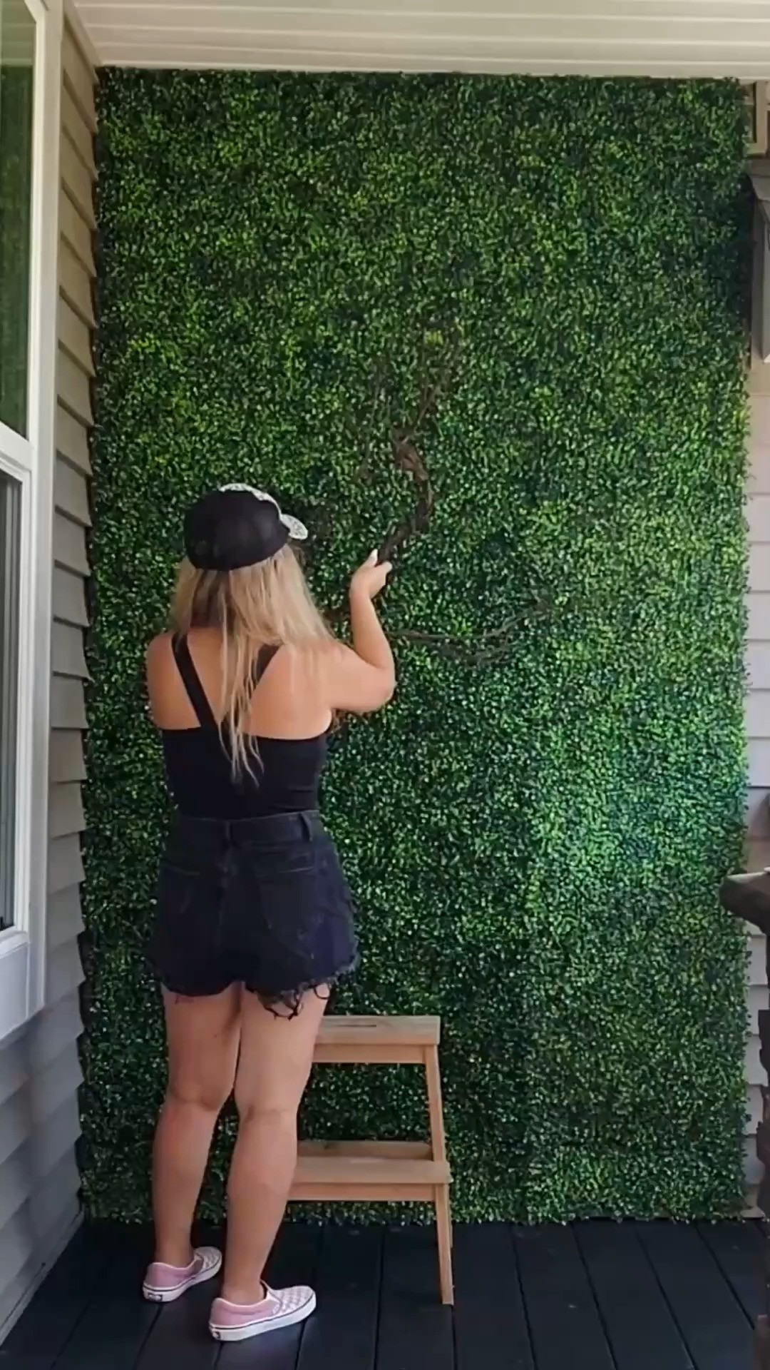 How I assembled my little photo op wall on my deck. 

#diy #homedecor #diyhomeprojects #momlife  

 #LTKdayinmylife #LTKHome