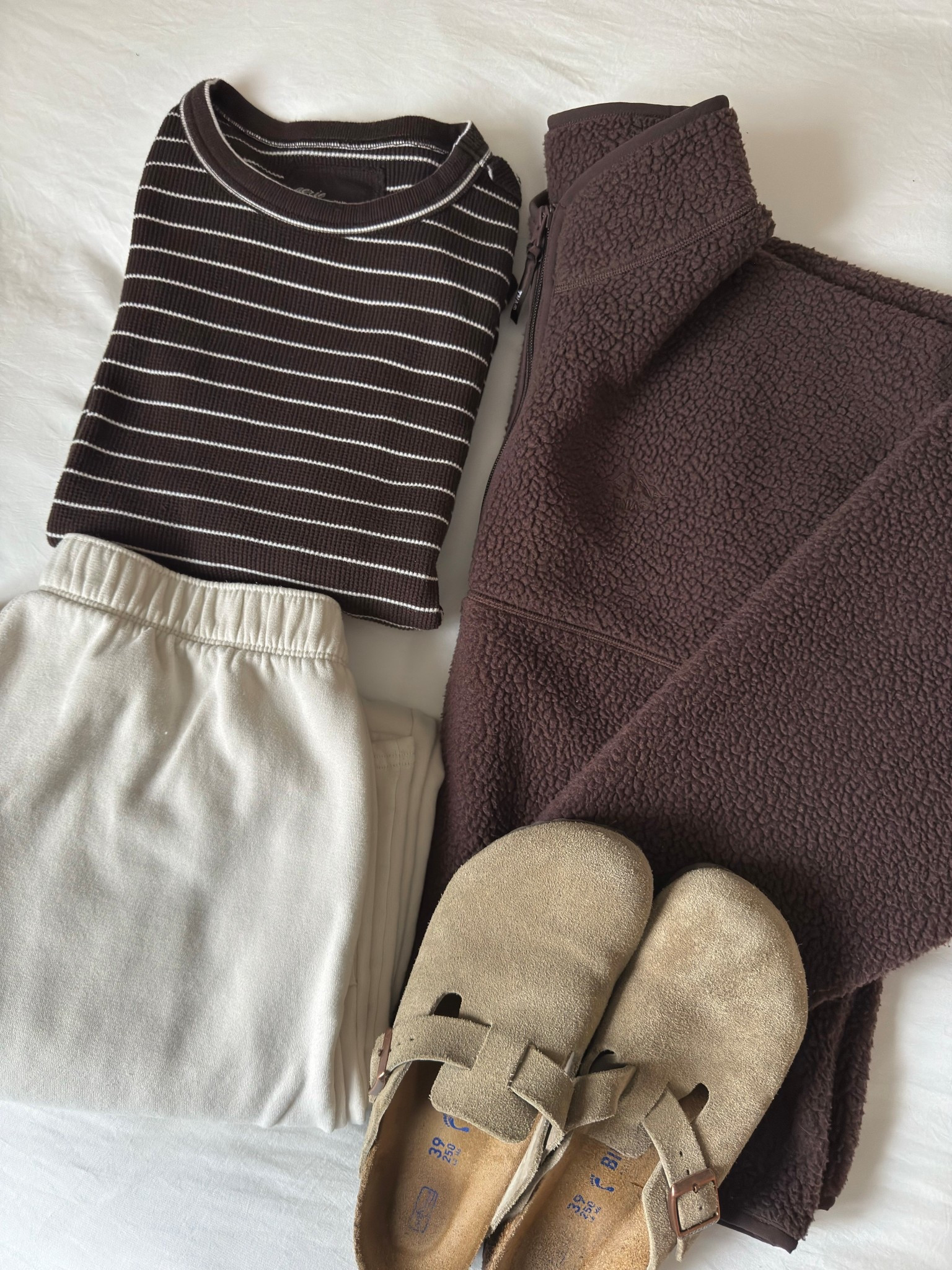 Striped long sleeve + fleece + sweatpants

#comfyoutfit #aritzia #aerie #abercrombie #loungewear 

#LTKSeasonal #LTKGiftGuide