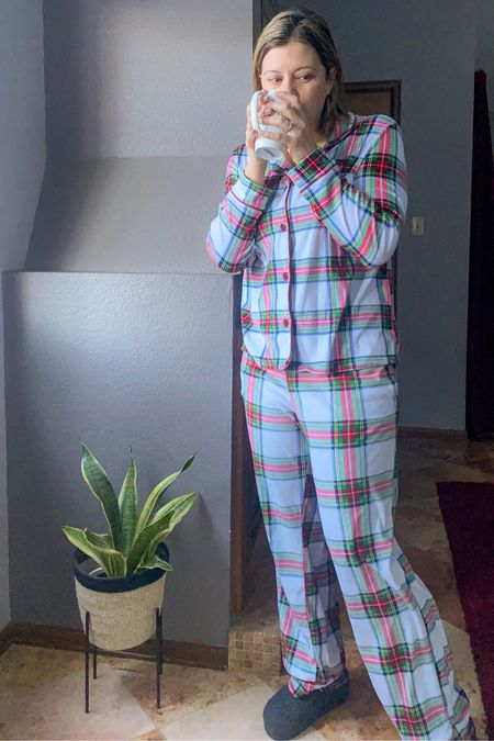 Holiday Pajamas!

#LTKHoliday #LTKfindsunder50 #LTKSeasonal