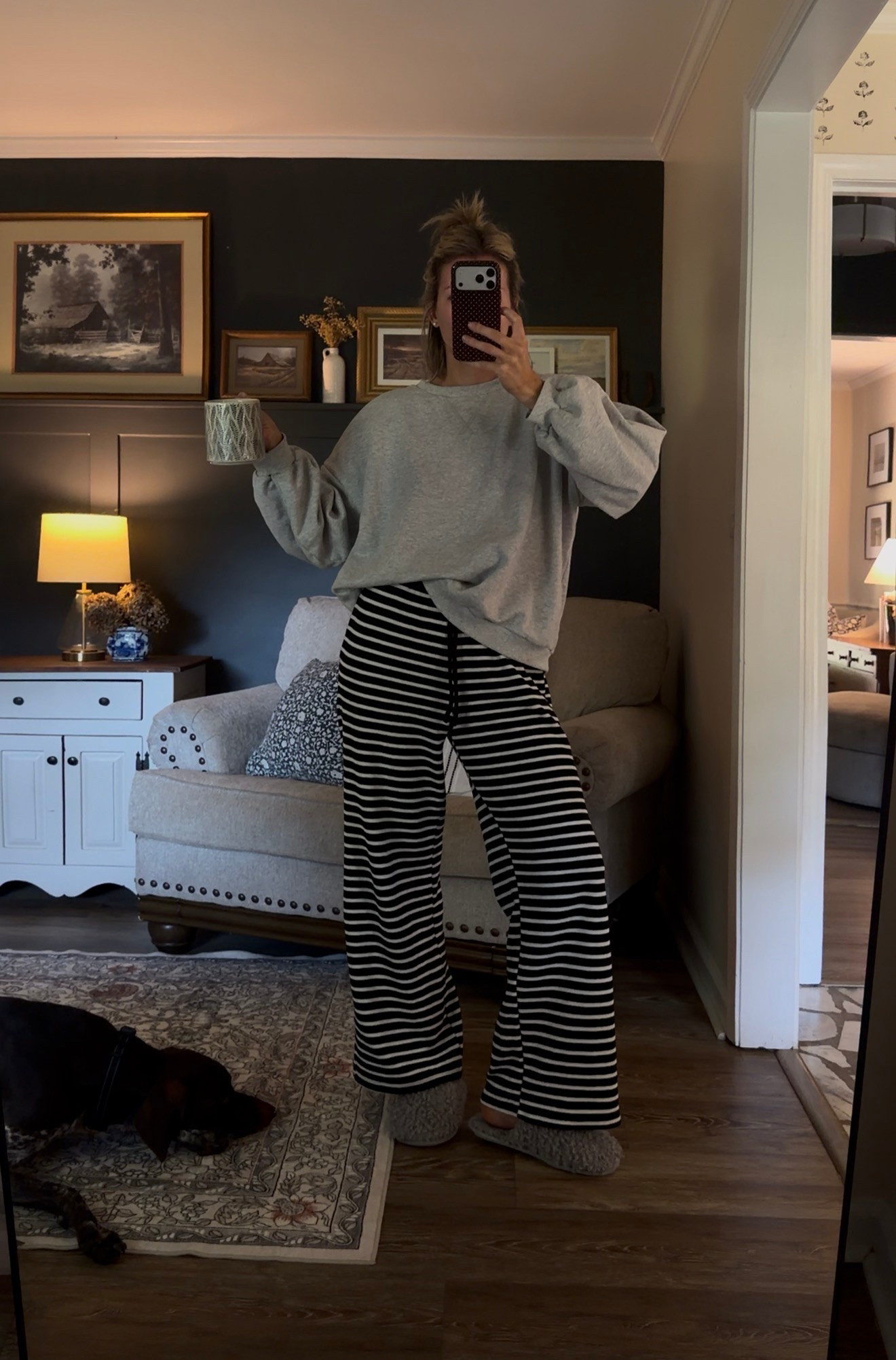 Cozy lounge outfit 🍂
5’8 / size 6, wearing a med in both the sweatshirt and the pants!

#LTKootd