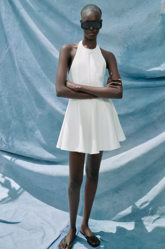 KURZES NECKHOLDER-KLEID MIT GODETS | Zara DE