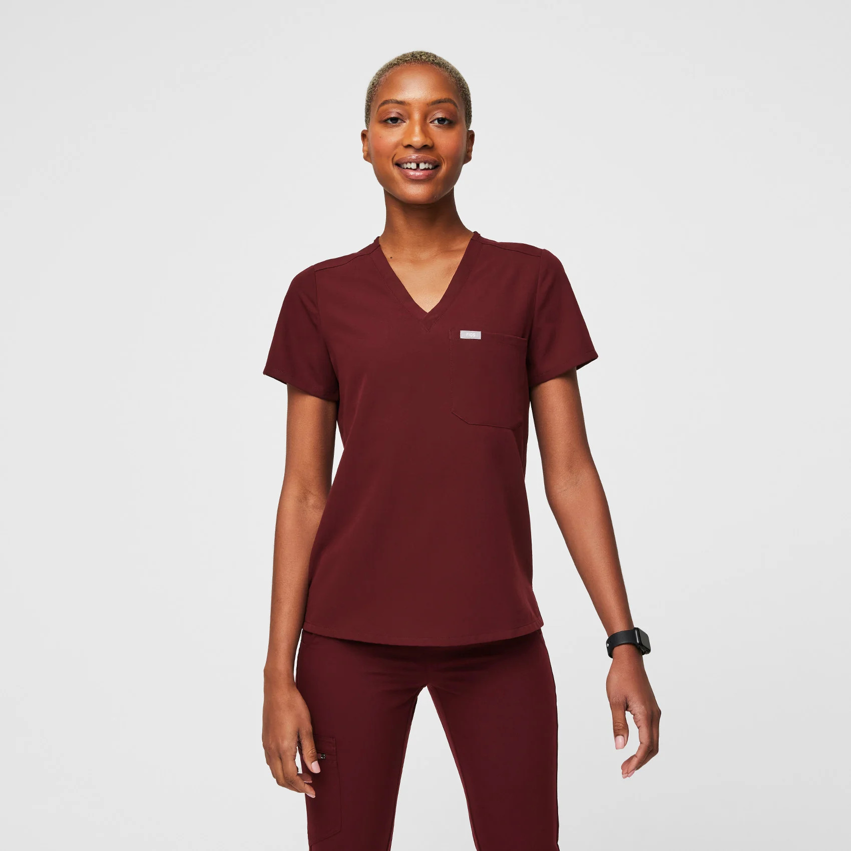 Women's Catarina One-Pocket Scrub Top - Burgundy · FIGS | FIGS