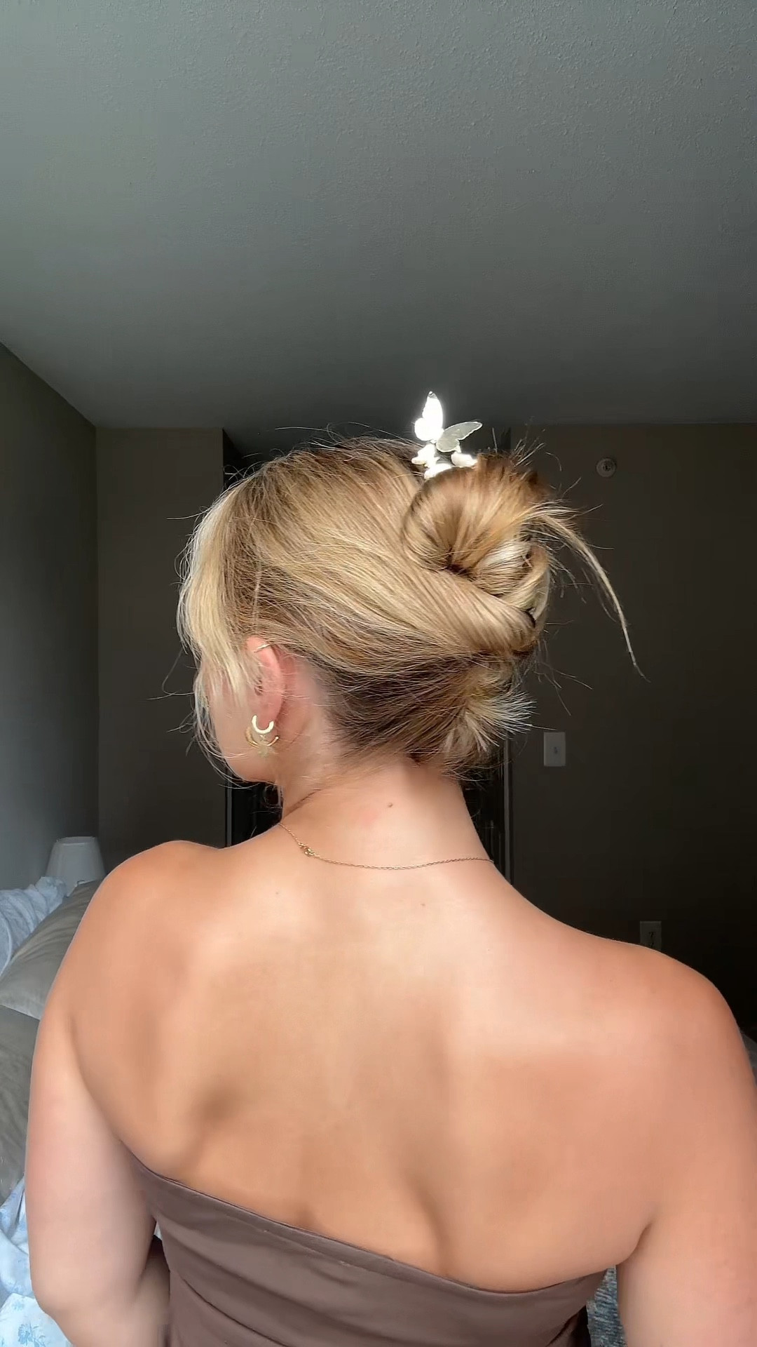 easy French twist 🥐

#LTKWorkwear #LTKFindsUnder100 #LTKStyleTip