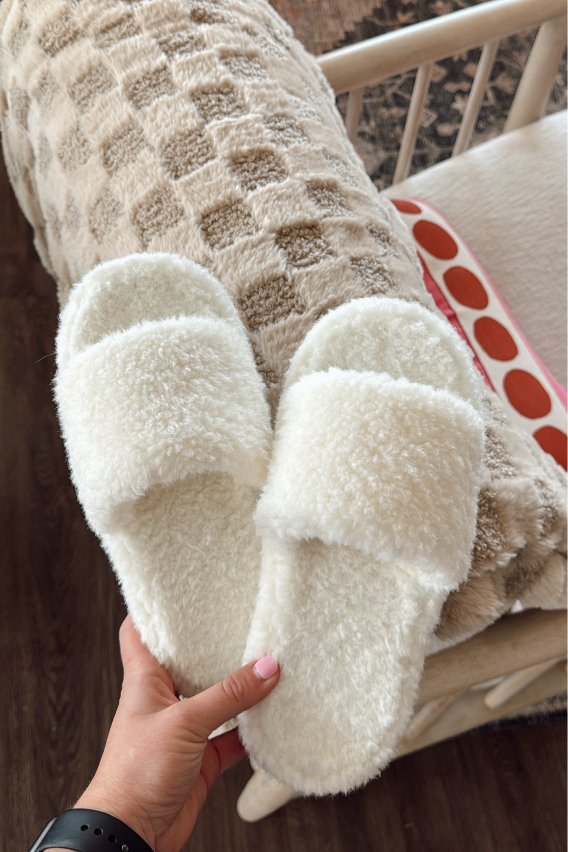 Cozy slippers!! Great gift idea!! 

#LTKCyberWeek #LTKHoliday #LTKGiftGuide