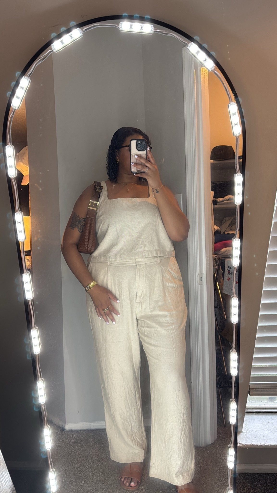 ✨ Neutral but never boring ✨
This linen set from Old Navy is my summer go-to — comfy, breathable, and looks way more expensive than it is 👏🏾
Paired it with my fave Target bag to complete this easy everyday look.

Everything’s linked on my LTK 💻📱
#LTKsummer #LTKunder50 #OldNavyStyle #TargetStyle #NeutralOutfit #LinenLooks #EverydayStyle #CurvyStyle

#LTKWorkwear #LTKItBag #LTKStyleTip