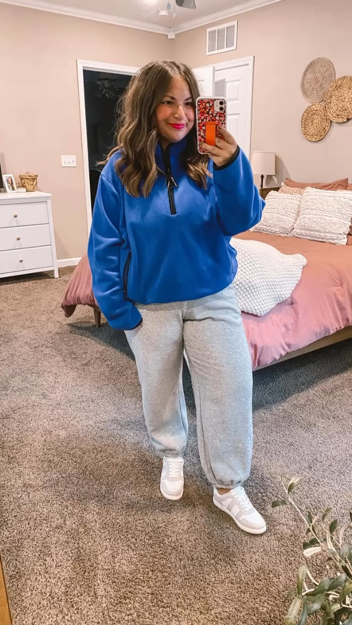 Cozy comfy fit from Target & Old Navy!

sneakers: fit true to size // wearing a 5
joggers: fit true to size // wearing a large
quarter zip: fits true to size // wearing a large

#LTKFindsUnder50 #LTKStyleTip #LTKFindsUnder100