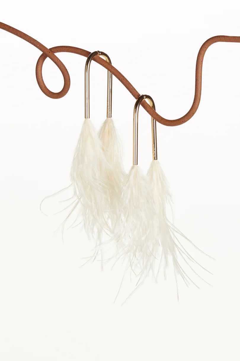 META FEATHER EARRING - OFF WHITE | Cult Gaia - US