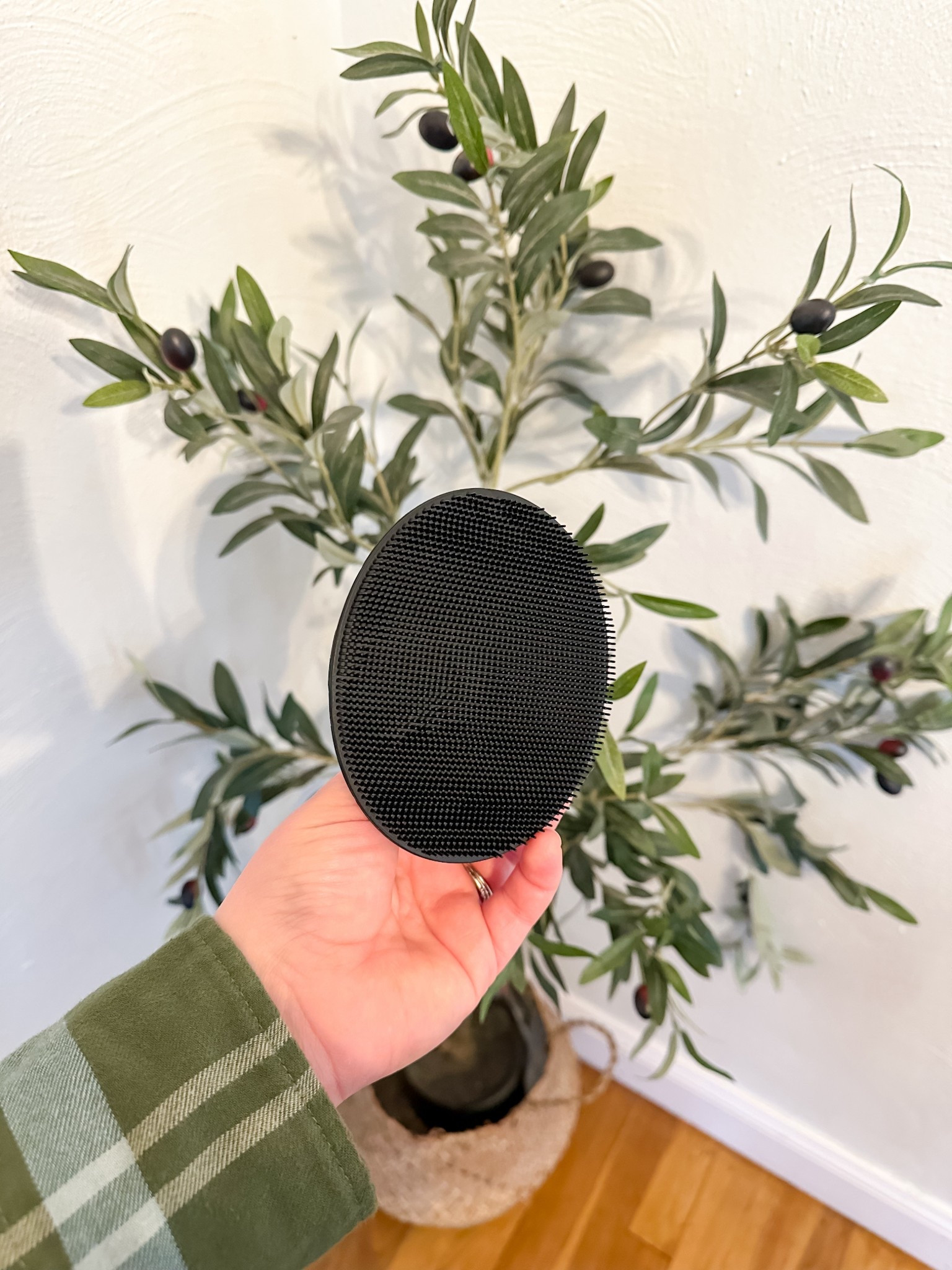 if you haven’t tried a silicone body brush - here’s your sign! 

some colors are on sale for under $6! 

#LTKSaleAlert #LTKselfcare #LTKSpringSale