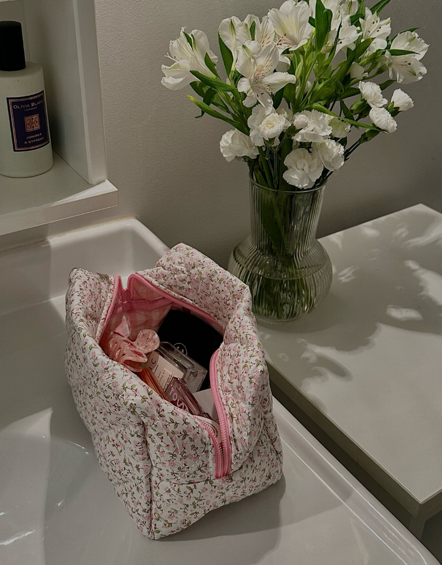 Quilted makeup bag

#LTKfindsunder50 #LTKitbag #LTKbeauty