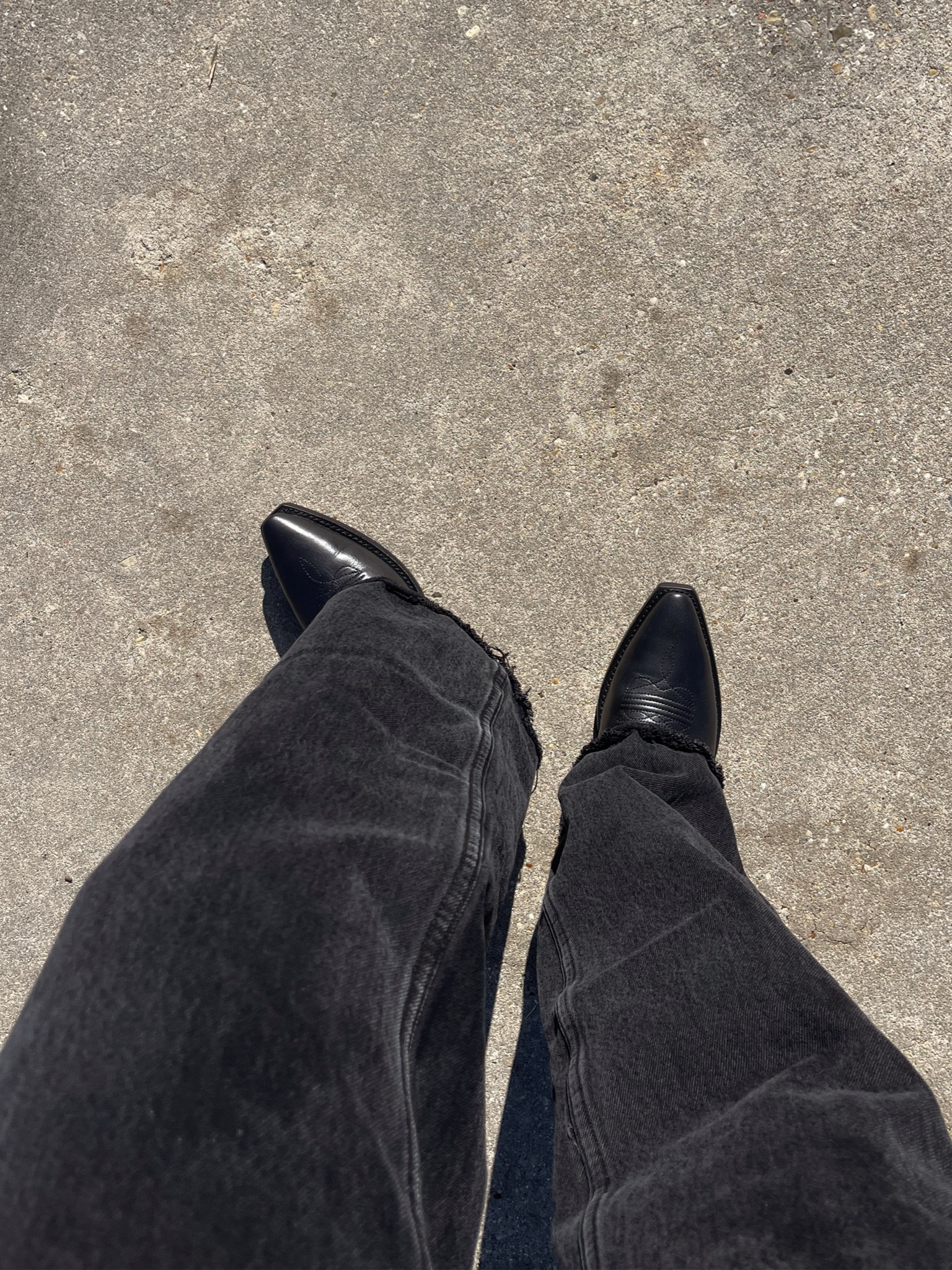 New boots 🖤 
Size 7 
Style: Annie