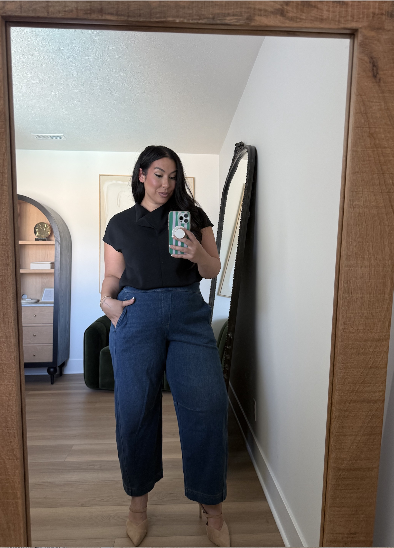 These pants are so good, stretchy and soft belly friendly! I love the dark wash for fall!

Wearing XL

spanx, fall outfits, mid size ootd, mid size jeans, soft belly friendly jeans, fall outfit ideas 

 #LTKootd #LTKMidsize