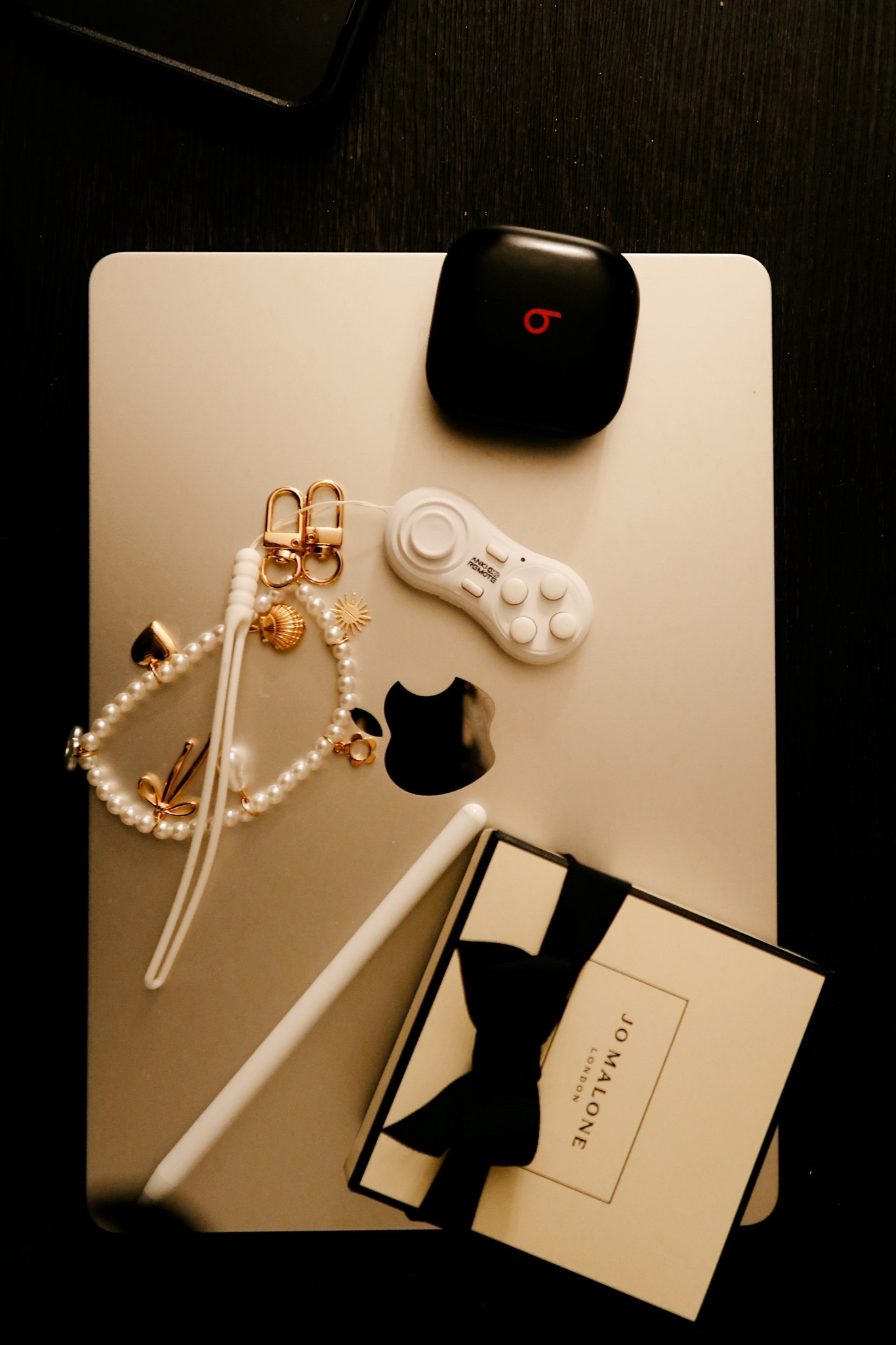 Aesthetic studying >>> 
Love this Jo Malone fragrance 
You’ll always catch me smelling good with my headphones and MacBook 

#LTKHome #LTKdayinmylife #LTKvlog
