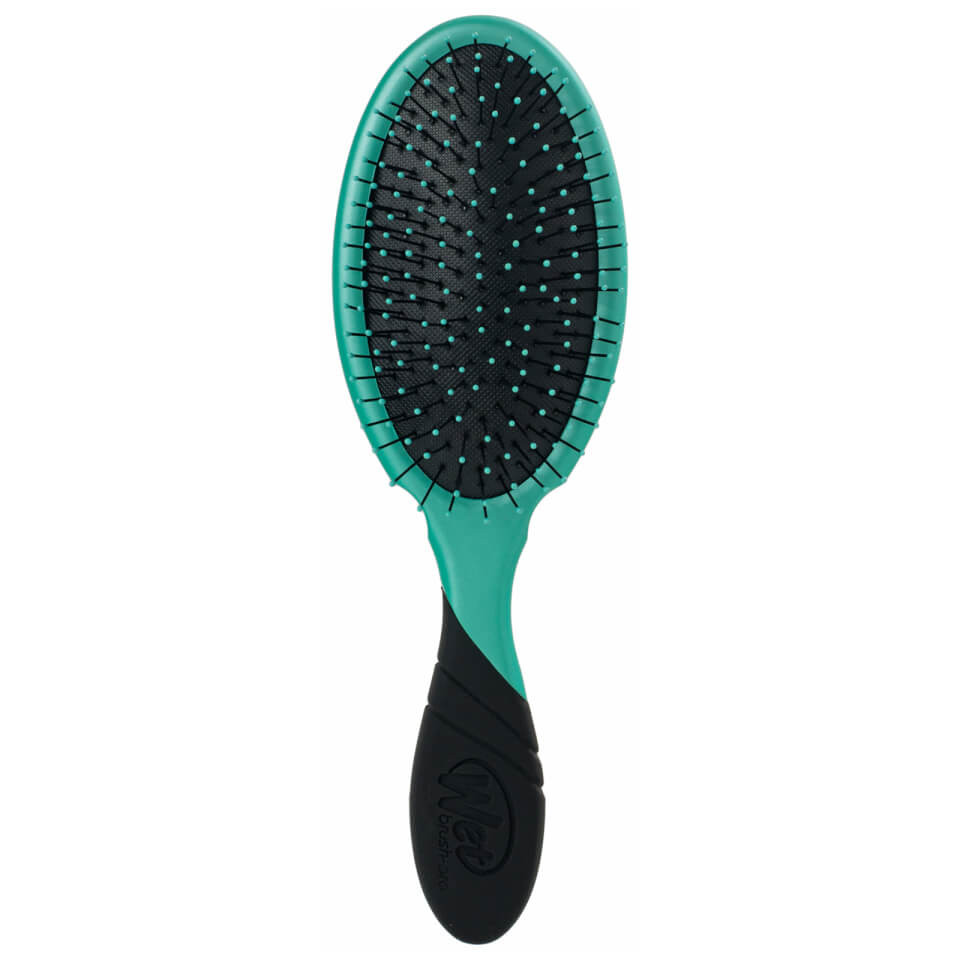 WetBrush Pro Detangler - Purist Blue | Look Fantastic (UK)