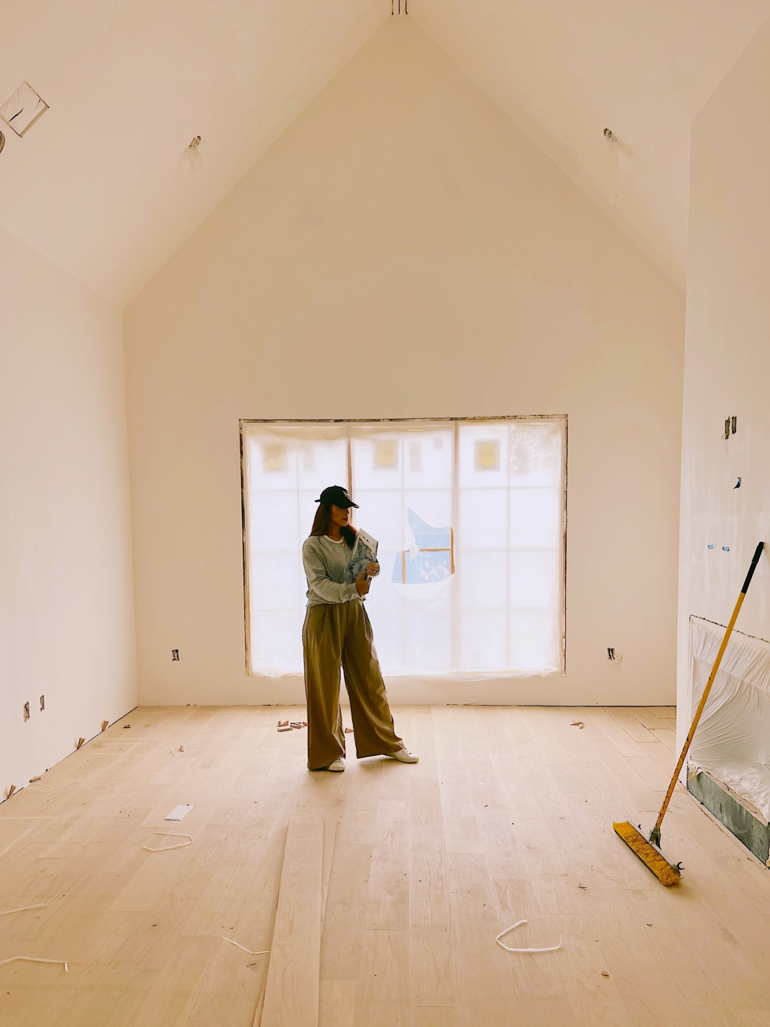 It’s site visit season. I’ve lived in these trousers lately because the wool couldn’t be cozier which them perfect for Fall & Winter. And ask me how many years I’ve owned this crewneck (the answer is at least a decade.) pants fit true to size if not a teensy bit big  #falloutfit #momstyle

#LTKhome #LTKstyletip