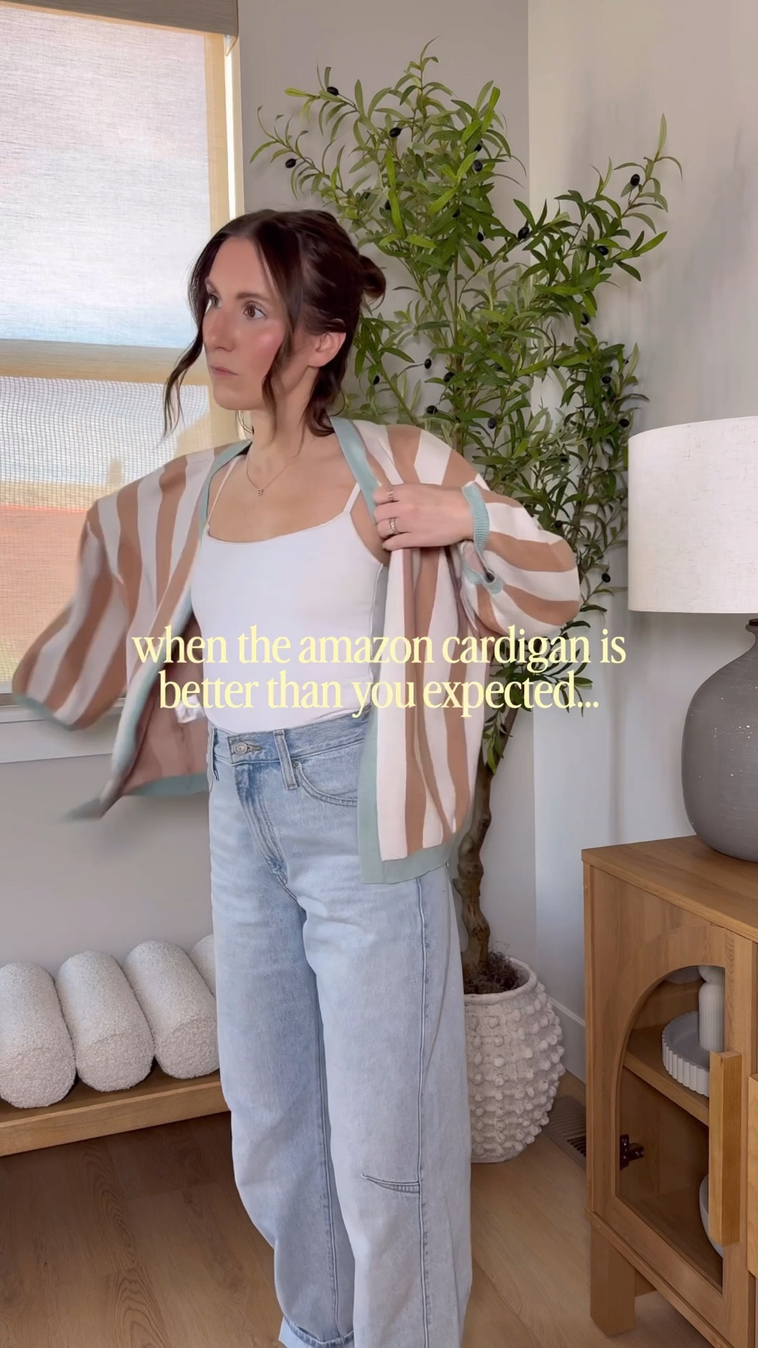 This Amazon cardigan is better than I anticipated and I love it🤭 

wearing a size small, xs tank and size 25 denim 

Amazon fashion, Amazon outfit, barrel jeans, cinch waist jeans, GDWM 


#LTKootd