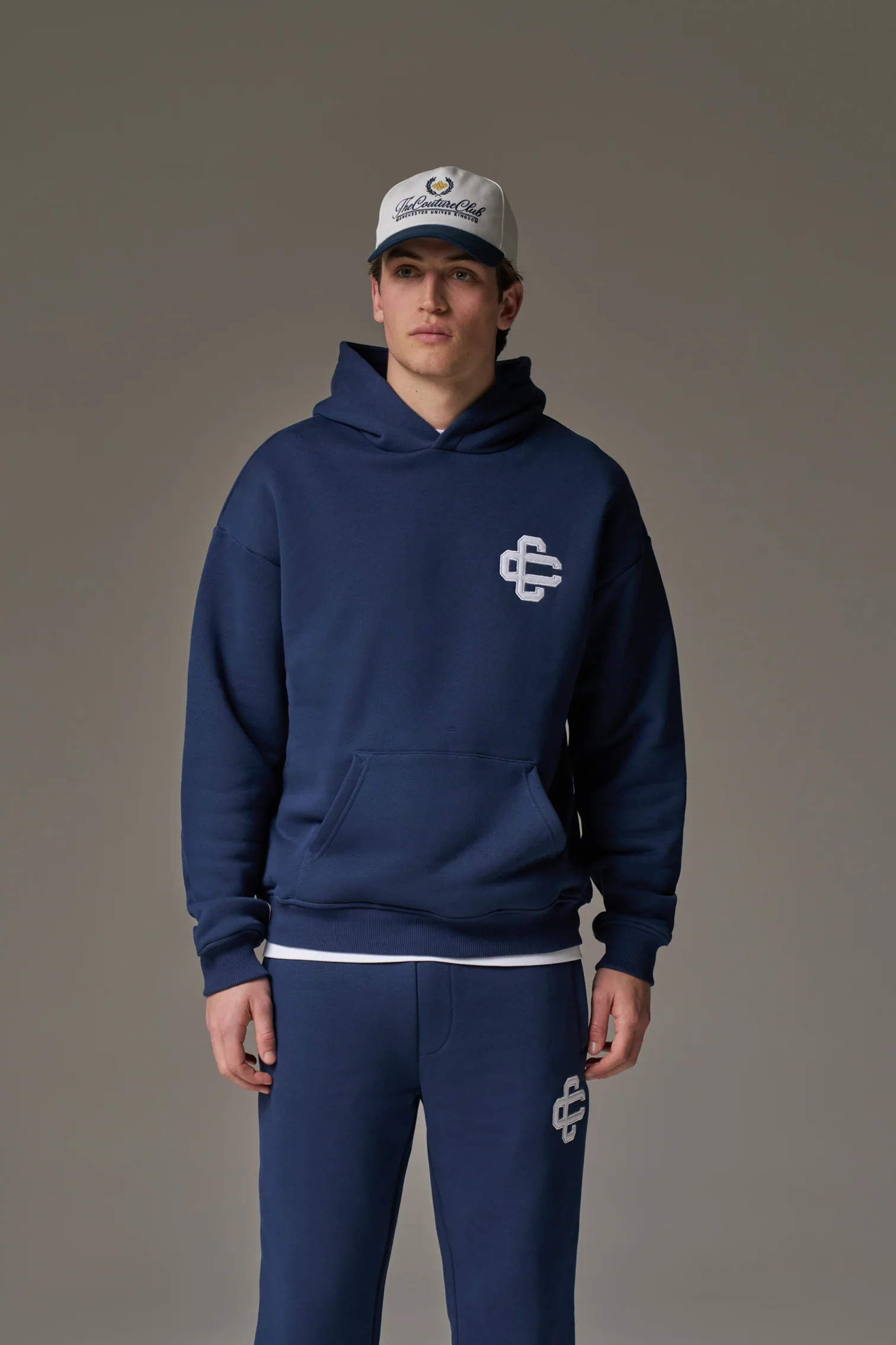 HEAVYWEIGHT EMBLEM APPLIQUE HOODIE - NAVY | The Couture Club