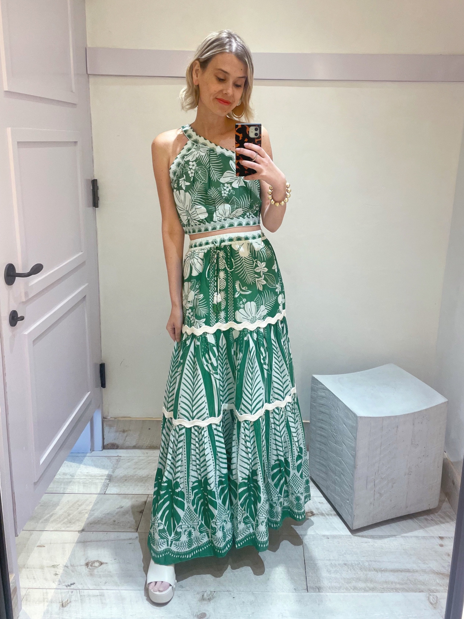 A Farm Rio for moment too good not to share 👏🏻👏🏻👏🏻

Y’all, I’m going home to Florida for Easter, and I immediately knew this had to come with me. It had me ready to pack bags! 

I love how effortless the two pieces are styled together, but could also seen them worn with other pieces in my wardrobe. This would also be a gorgeous option for a casual beach wedding! 

Ps I’ll link the top as soon as I can! 





#LTKfit #LTKstyletip #LTKtravel