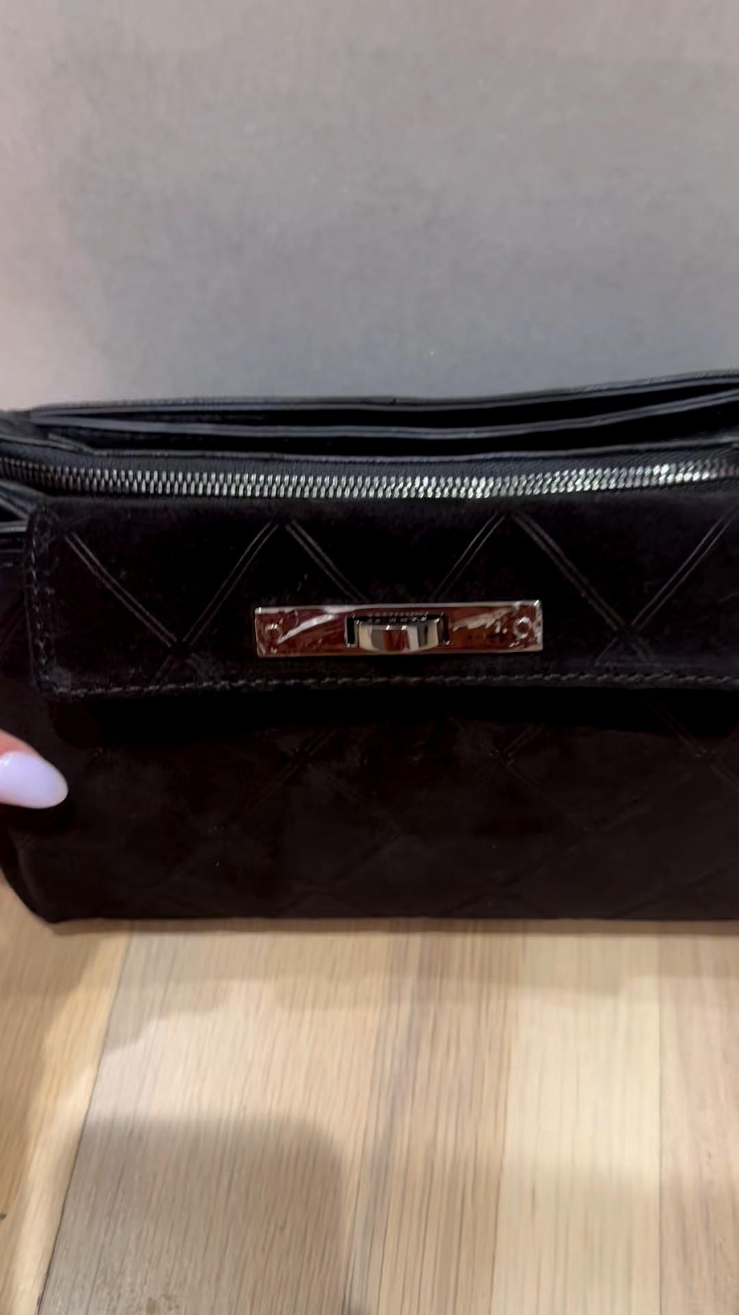 Love  this black suede leather bag very pretty  details 

#LTKFindsUnder50 #LTKFindsUnder100