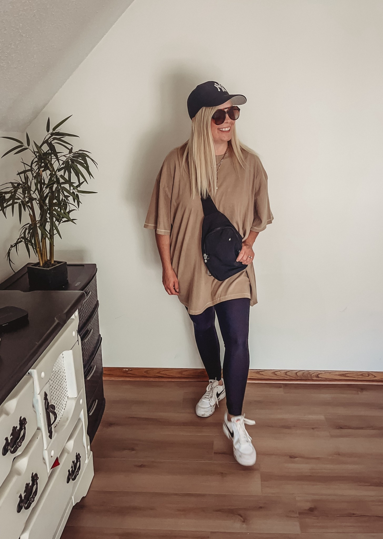 Sports mom summer staple outfit

#LTKShoeCrush #LTKSummerEdit #LTKMidsize