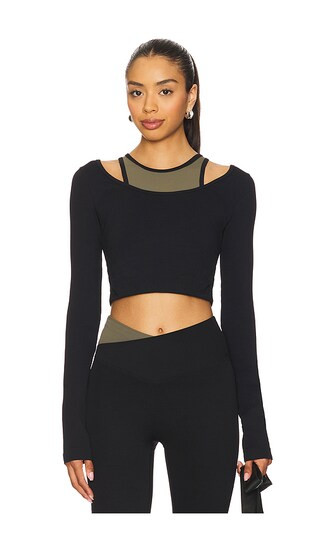Sutton Long Sleeve Cropped Top in Black | Revolve Clothing (Global)