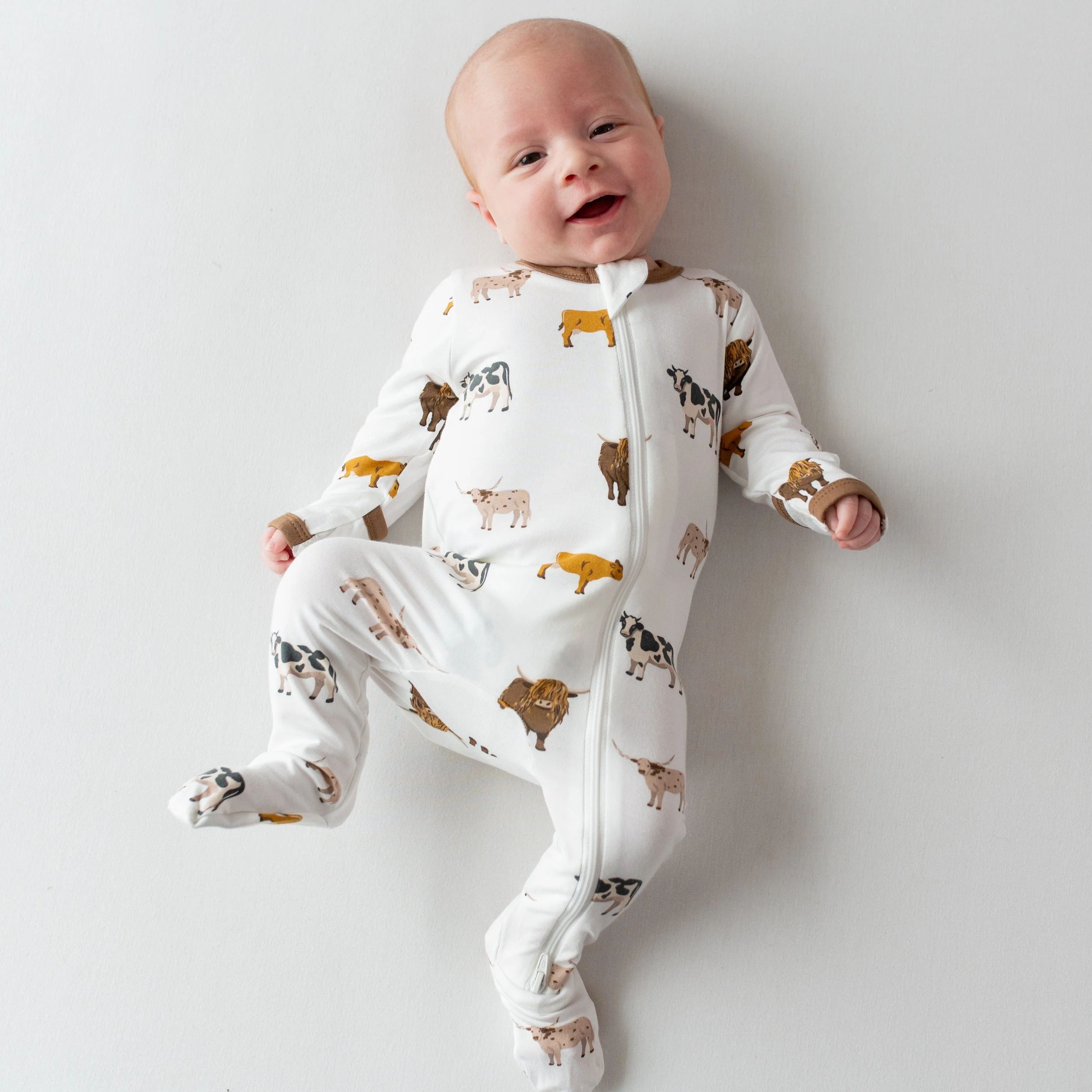 Zippered Footie in Moo | Kyte BABY