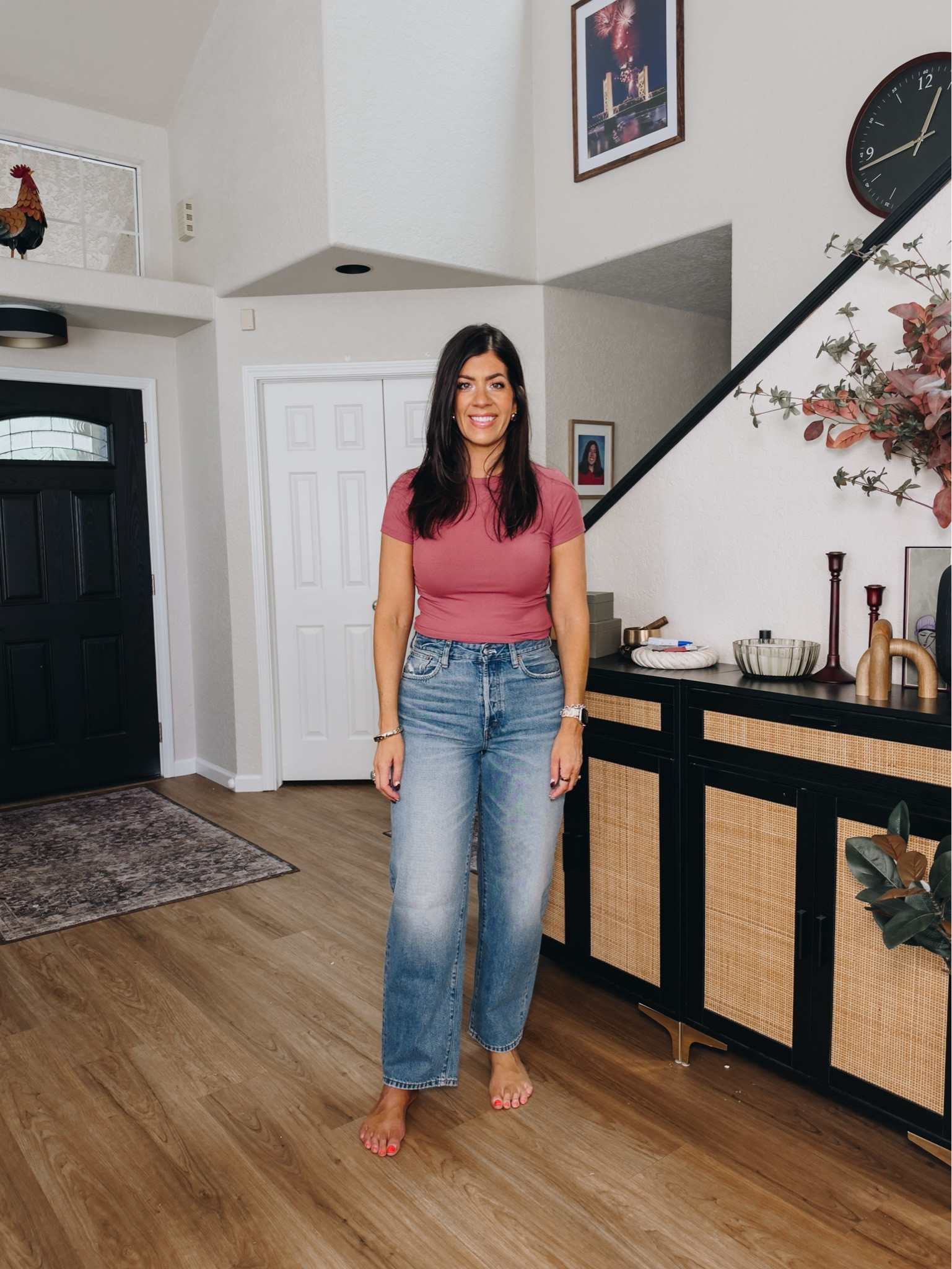 Jeans for fall
In a medium tee
28 (6) tall in barrel jeans