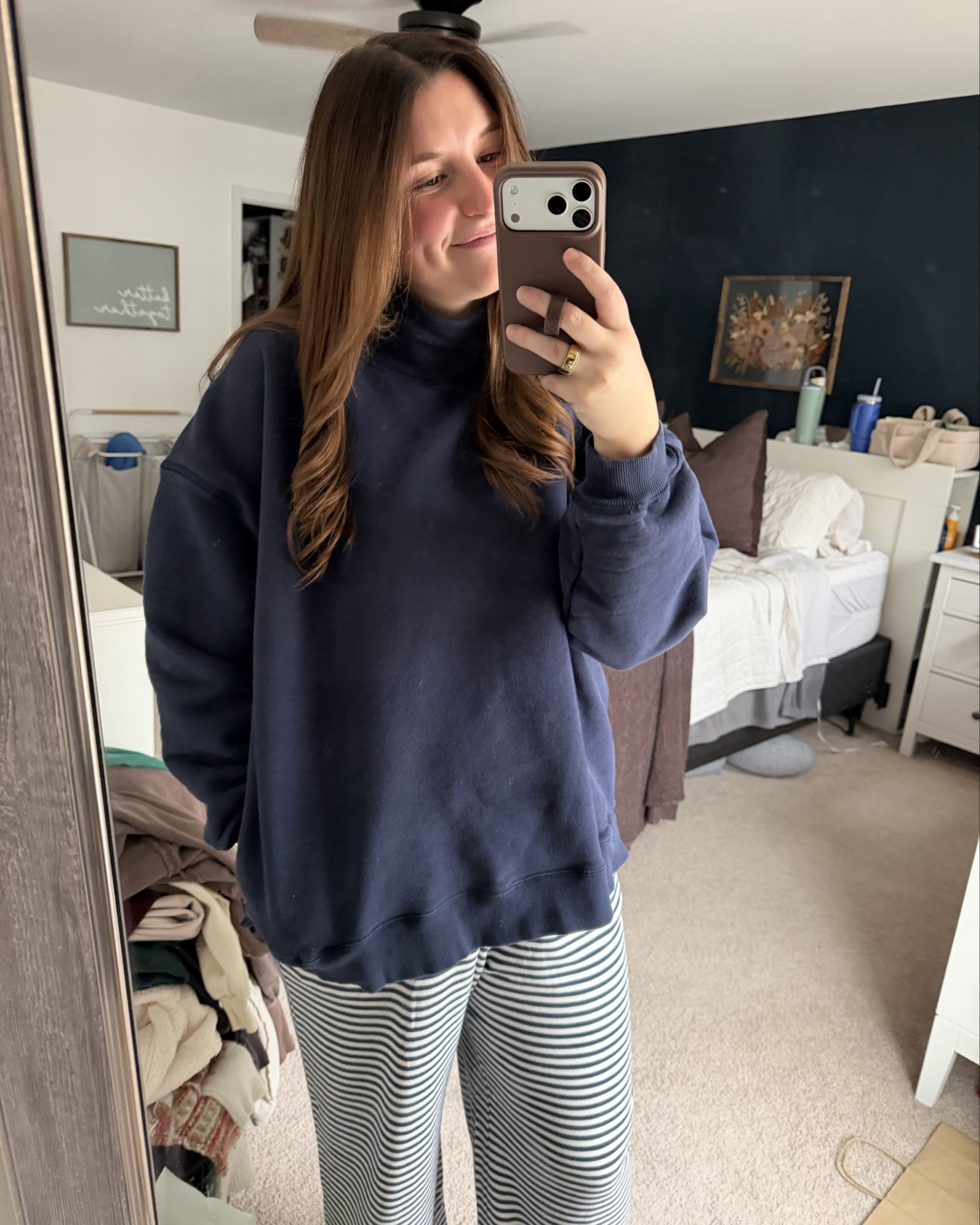 Loving this comfy outfit for a snowy day ☃️❄️🩵
Sweatshirt: medium
Pants: medium - I am 5’10 and the regulars are plenty long!!

#LTKTall #LTKmomlife #LTKootd