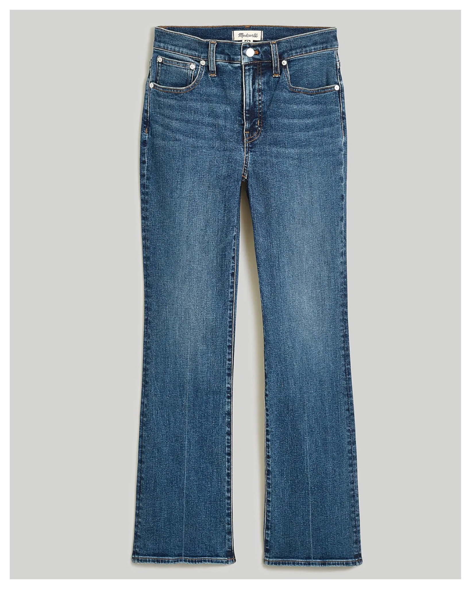 These are the same jeans as my last post but in a medium wash. Grab them they are fantastic and TTS. 
.
#denimjeans #jeans #denim

#LTKstyletip #LTKover40 #LTKmidsize