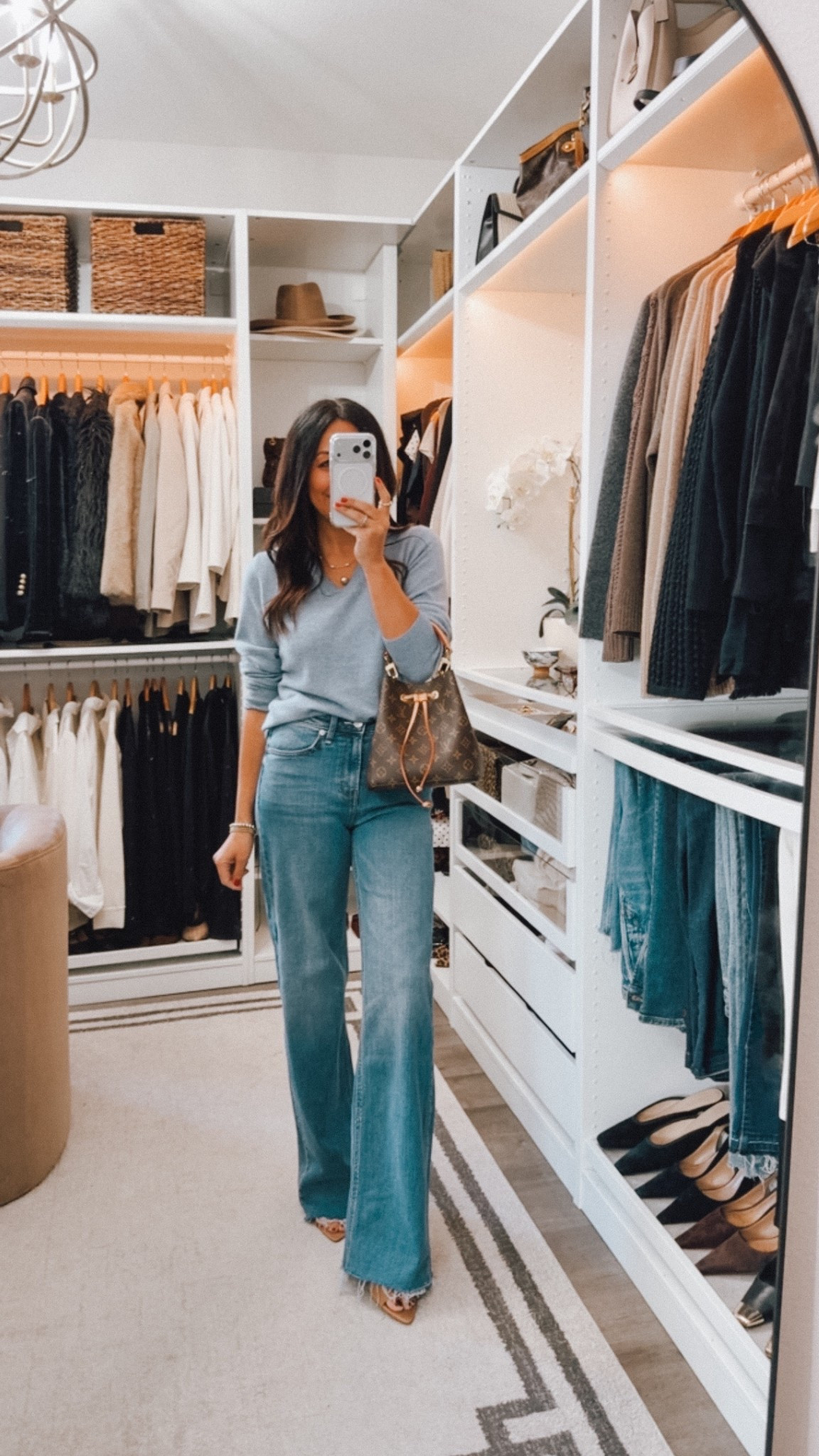 The way these jeans elongate🙌🏽 fit TTS, I’m wearing the 32 inch inseam perfect with heels 


#LTKootd #LTKOver40