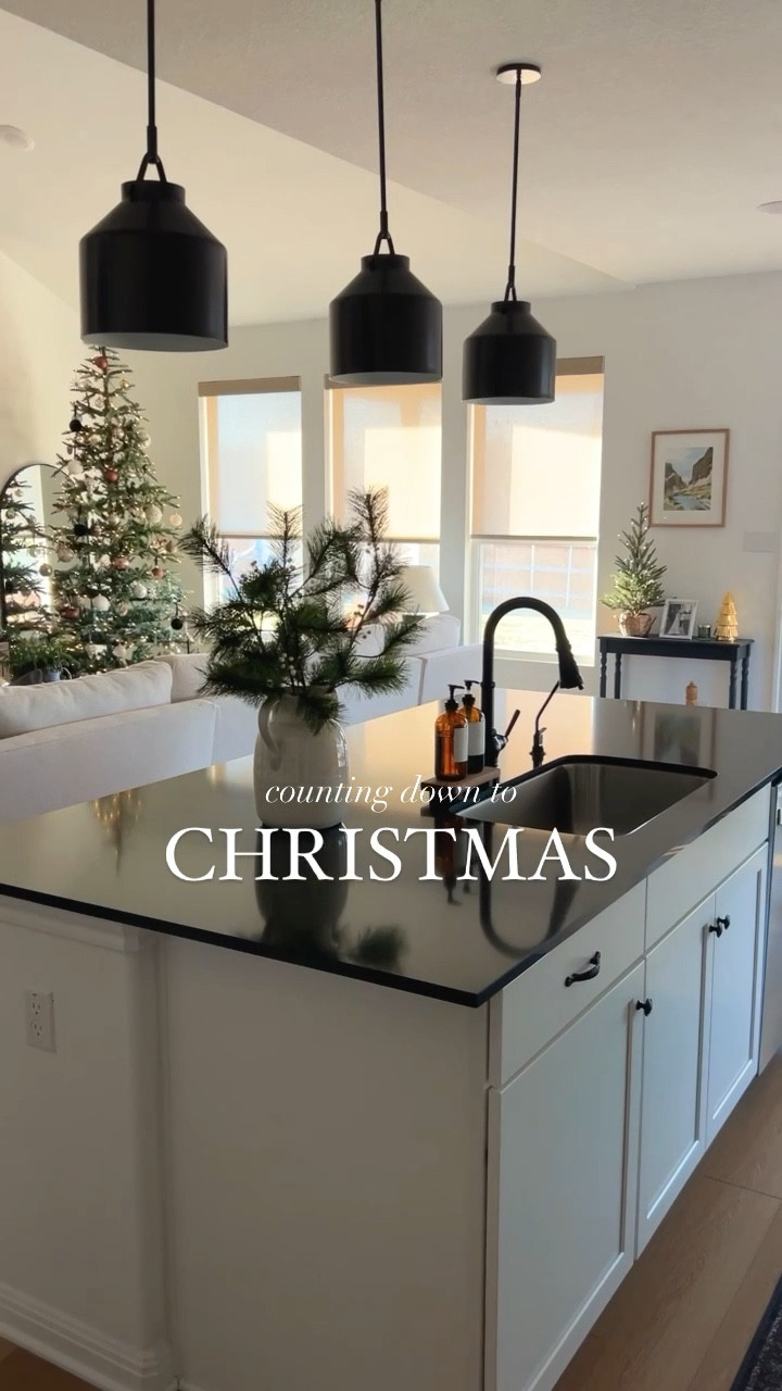 Counting down to Christmas 🎁

All of my wrapping is done + I feel so accomplished! Next up is grocery shopping + tidying up our guest bedroom for my parents arrival later this week.

Are y'all ready for Christmas?! 🌲

See anything you like? Comment or DM for Links! And follow me @myaustinhaven for more! 🌲✨

#christmastime #countdown #home #neutralhome #hostess #homefortheholidays #christmaslights #homedecor #explore 
#potterybarn
#westelm
#kitchen


#LTKhome #LTKSeasonal #LTKHoliday