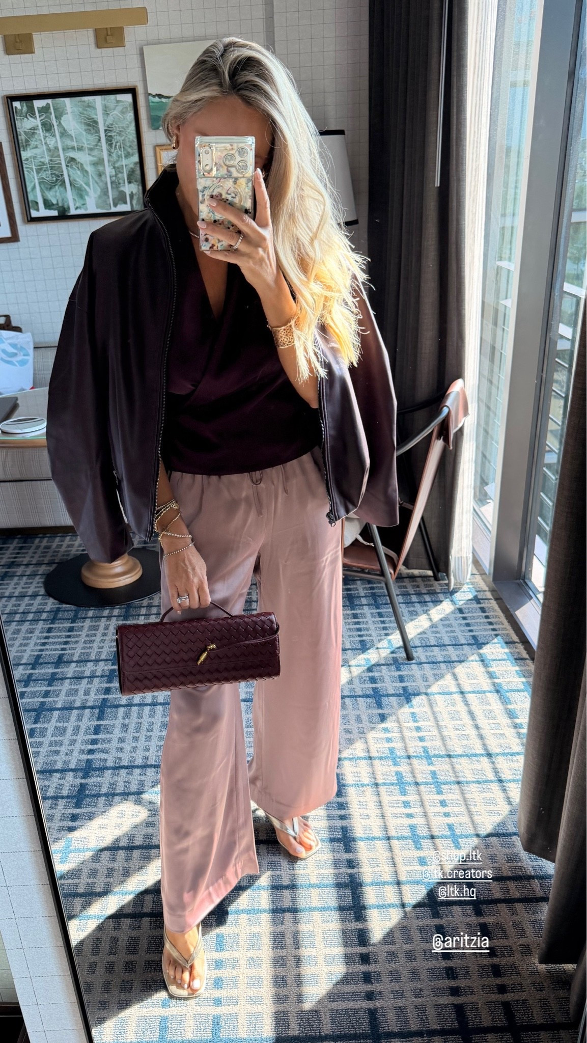 Ltkcon conference day look one! Aritzia viral pants now come in satin 
Wearing small reg

#LTKCon #LTKgrwm #LTKOver40