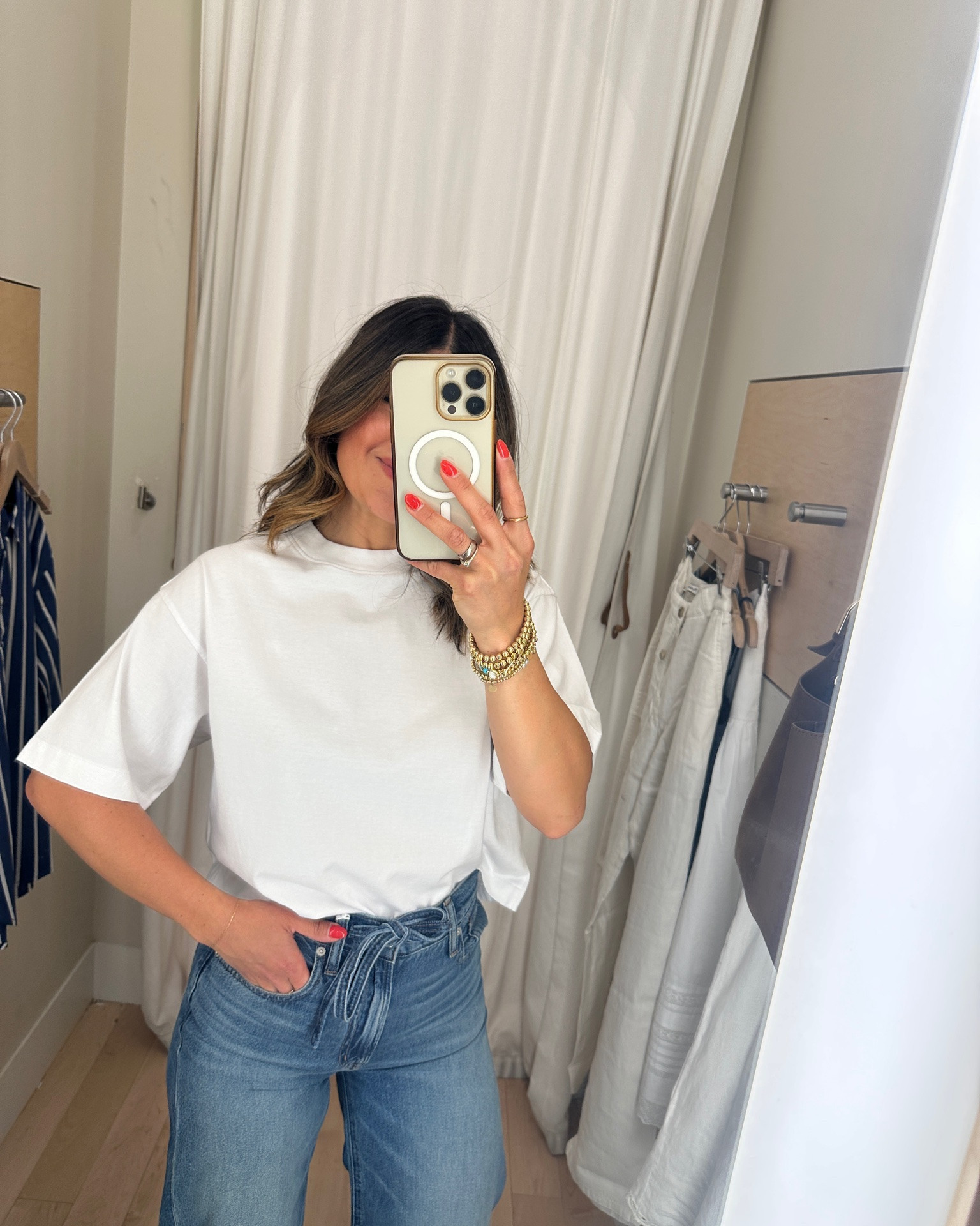 The perfect boxy tee! It’s so good and fits so well! Take 20% off right now!!
Tee size XS
Jeans size 24

#LTKxMadewell #LTKootd #LTKSaleAlert