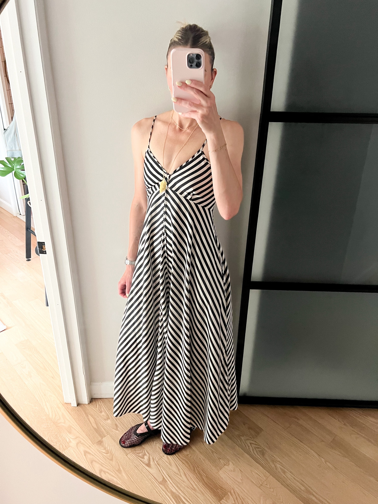 This will be a classic in my closet for many summers to come 🫶🏻 Sadly, it looks mostly sold out online but head to your local Banana Republic and grab it! 

#LTKSeasonal #LTKOver40 #LTKSummerSales