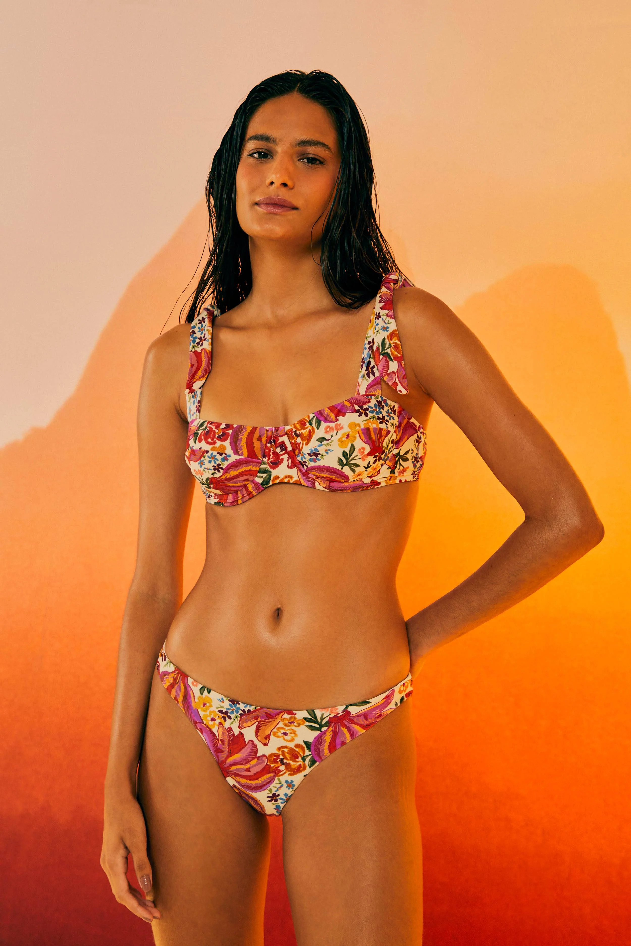 WHITE BIKINI TOP | Spring Bananas Print | FarmRio (US)