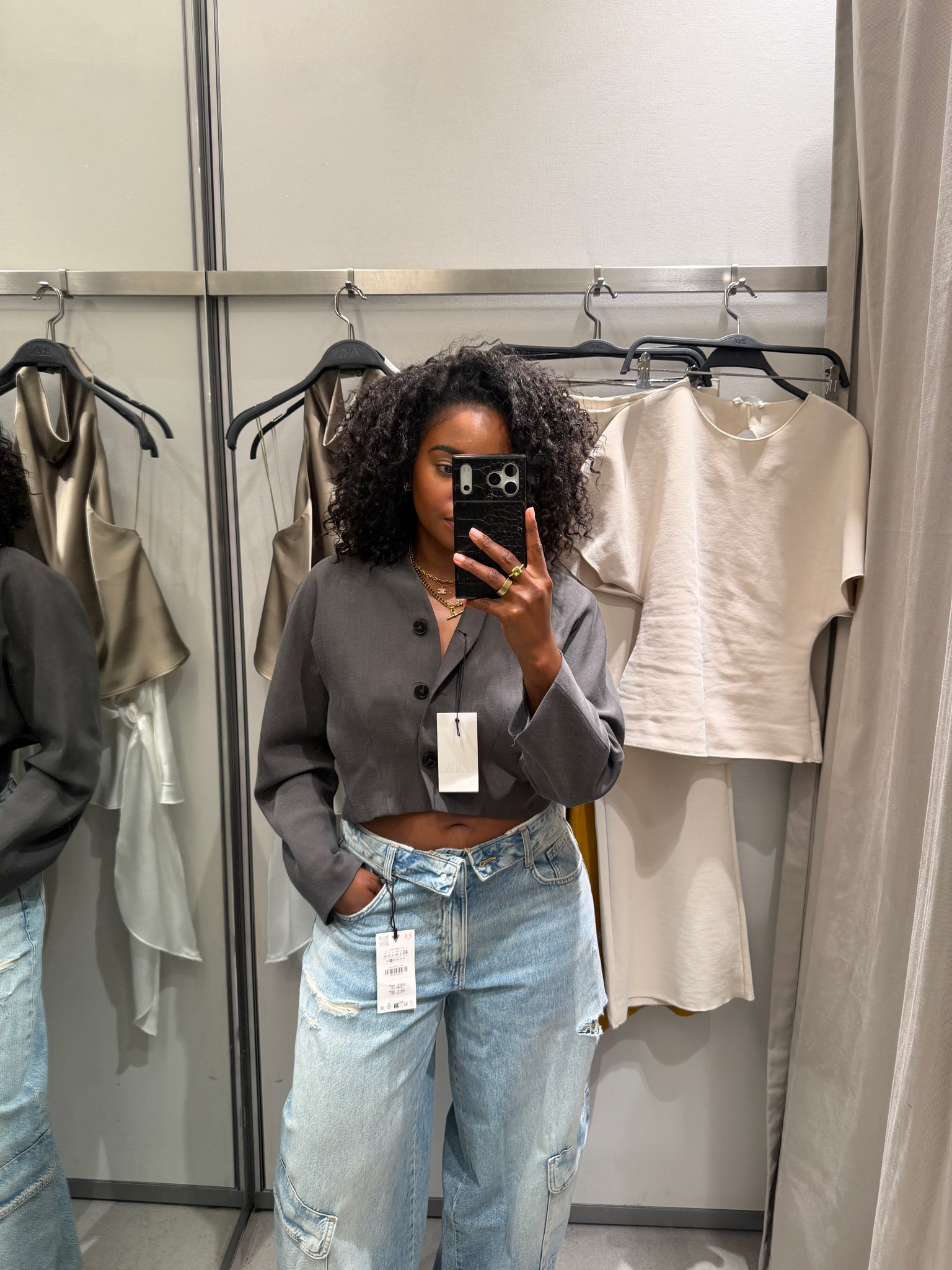 Zara pickup 
Top: Medium
Jeans: 8