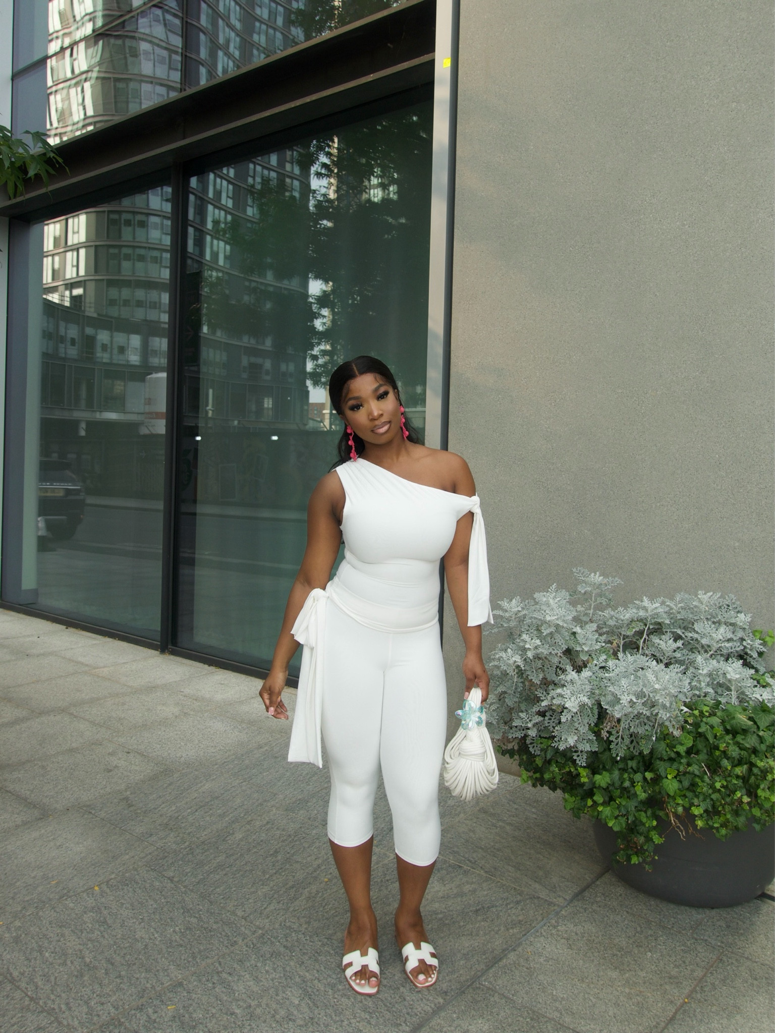 Knot Detail Asymmetric One Shoulder Luxe Slinky Top and Capri Pants in White

#LTKU #LTKfindsunder50 #LTKtravel