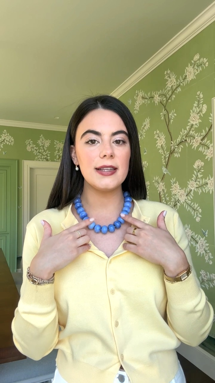 New lavender bubble necklace from Bauble Bar for spring! Paired this with yellow for a fun spring color combo 💛