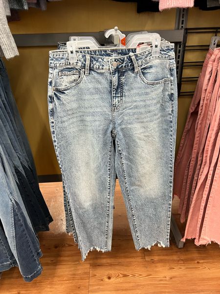 New boyfriend jeans with shark bite hem at Walmart #walmartfashion

#LTKunder50