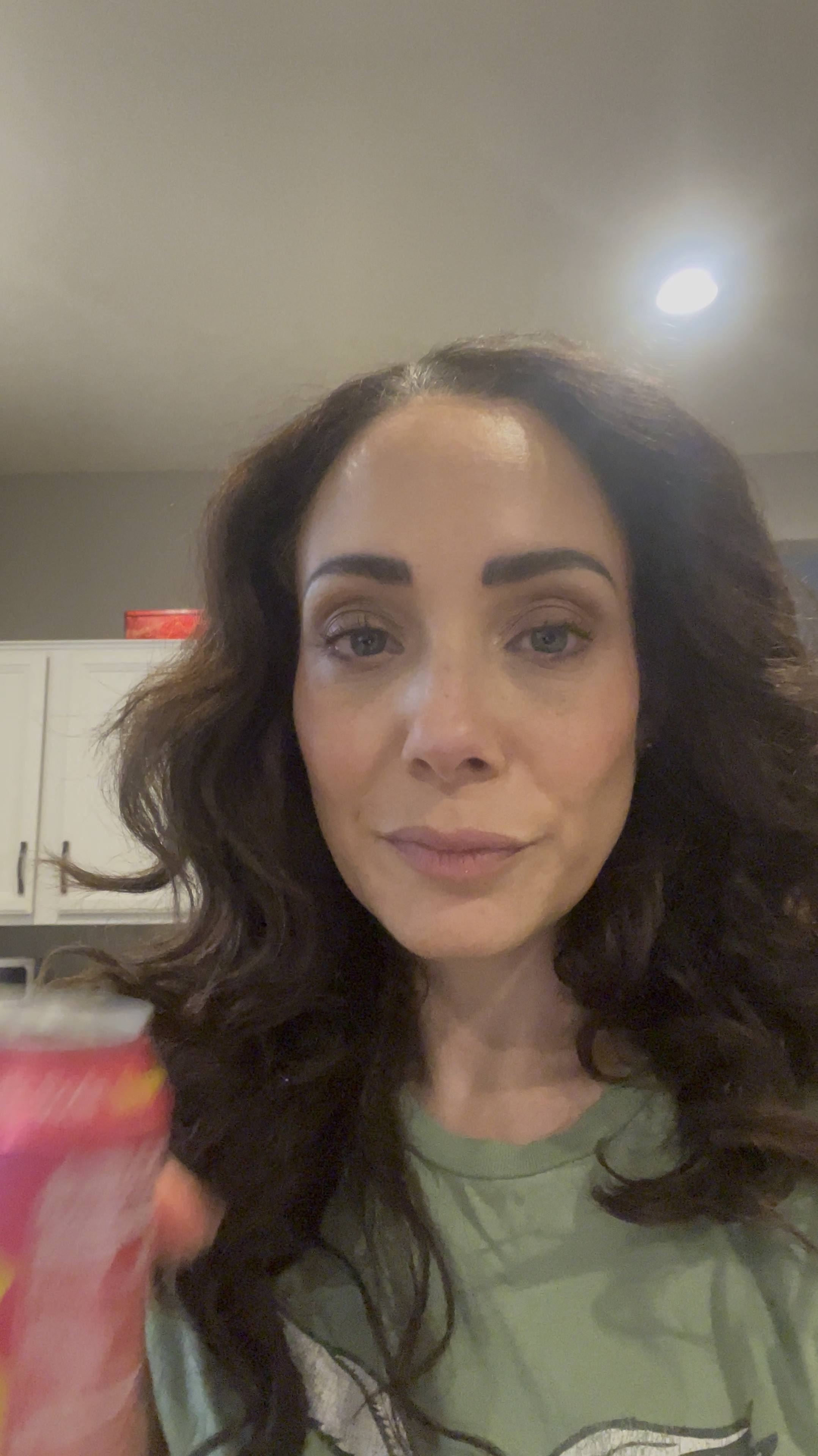 Let’s Go Birds!!!! 💚🦅🦅🦅
Vintage Eagles t-shirt and my favorite Poppi! #drinkpoppi