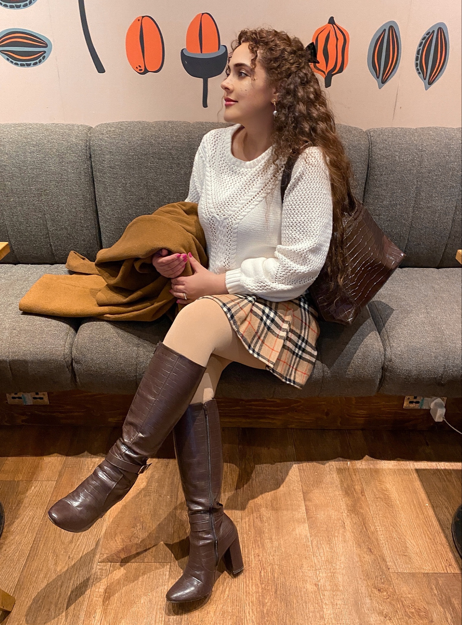 Weekend vibes ☕️🍫😋🤎

#classyfashion #ukfashionblogger #classicstyle #elegantoutfit #timelessfashion #femininestyle #fashiongals #fashionblogger #stylingtips #topfashiontrends #fashiondiary #fashioninfluencer #contentcreator #pinterestgirl #parisianstyle #discoverunder10k #burberryskirt #gossipgirl #blairwaldorf #oldmoneystyle #ugccreator #styleinspo #luxuryaesthetic #luxurylifestyle #momentsofchic #winterfashion #neutralstyle #preppy #outfitdujour #onparledemode

#LTKstyletip #LTKeurope #LTKSeasonal