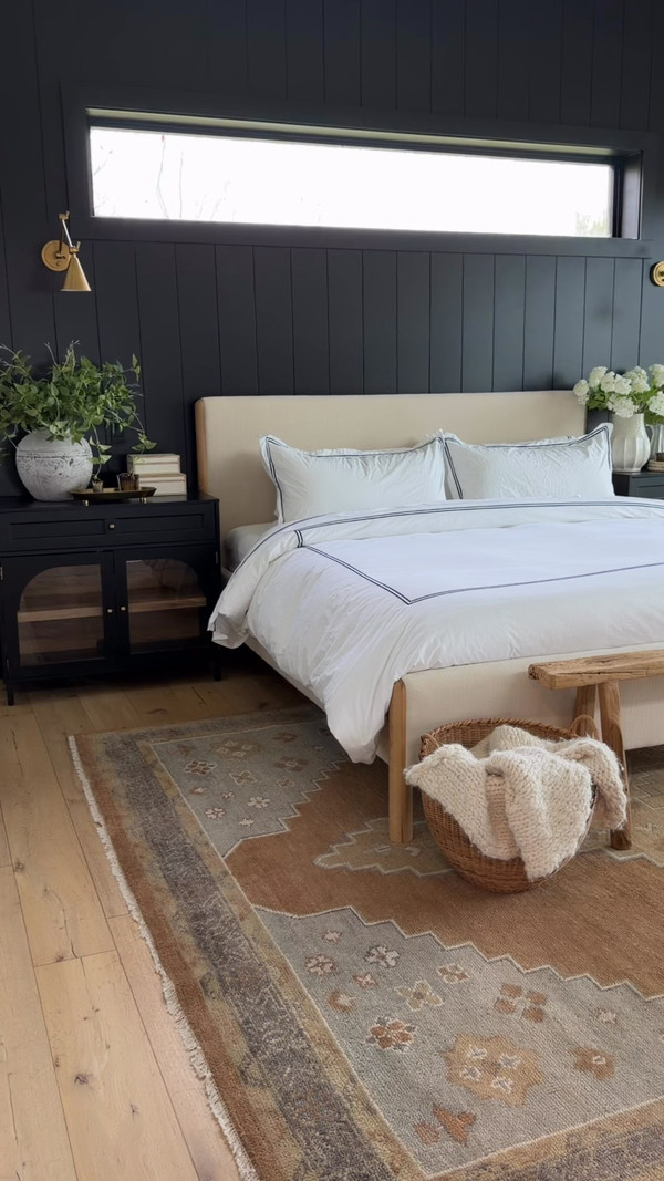 This bedding is giving luxury hotel vibes in the best way.