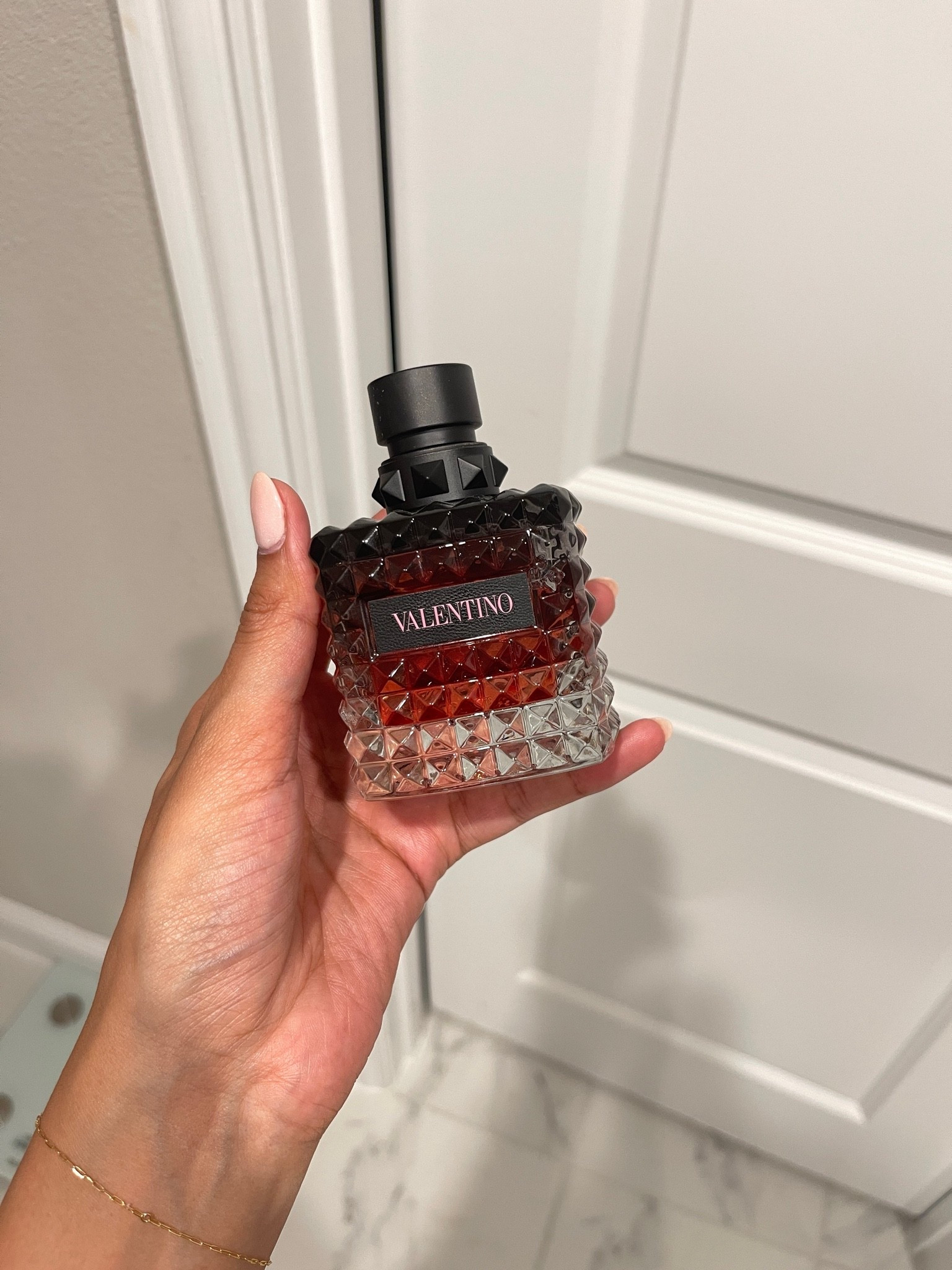 My EVERYDAY perfume is ON SALE for $105 right now for the next 3 hours 😳😍 Valentino Born in Roma Intense

Perfume fragrance deal feminine beauty

#LTKSaleAlert #LTKBeauty