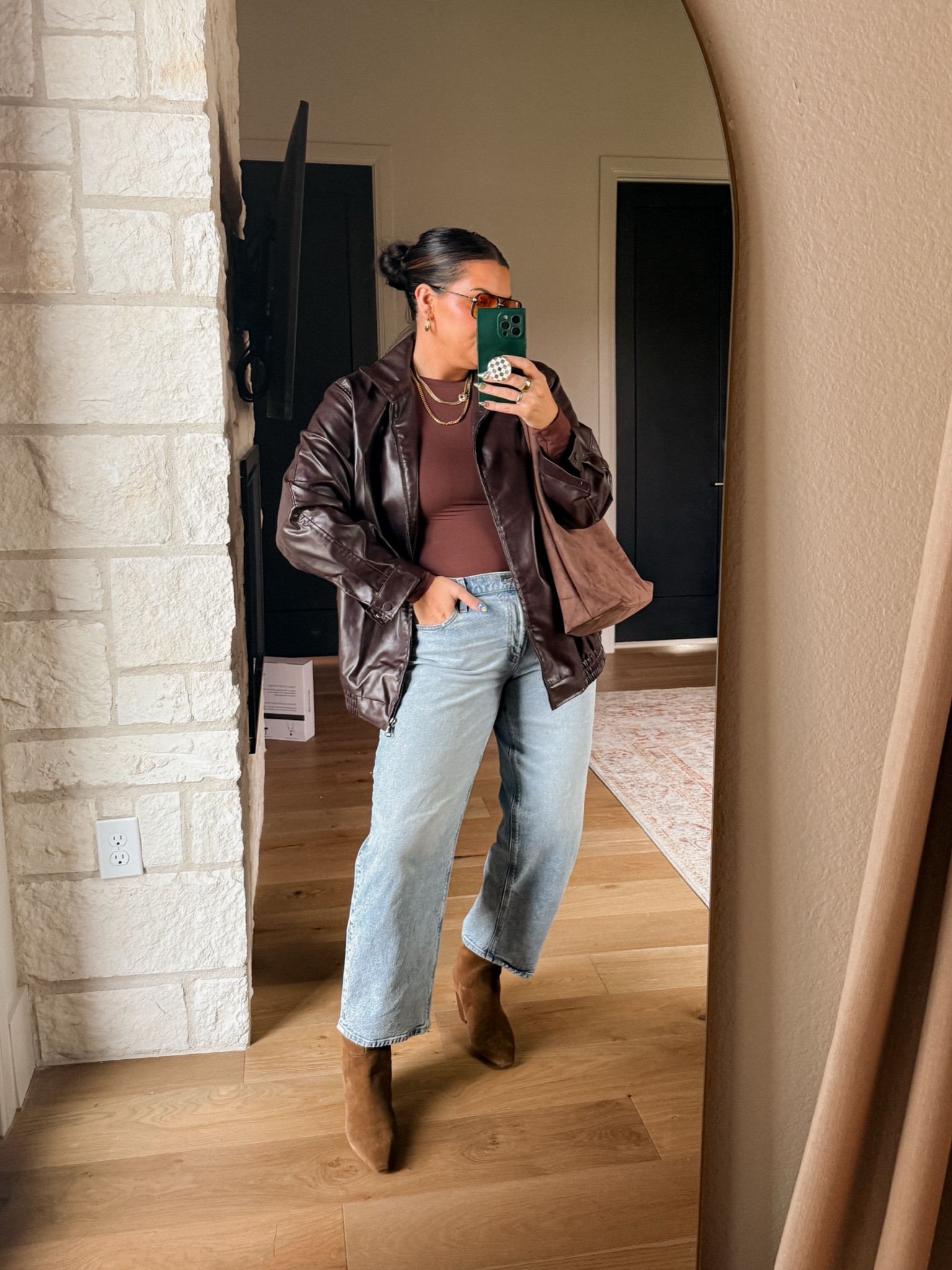 Chocolate chic/ness
Jacket: XL
BROWN base shirt: XL
JEANS ARE OLD
Boots: TTS


#LTKFindsUnder50 #LTKStyleTip #LTKMidsize
