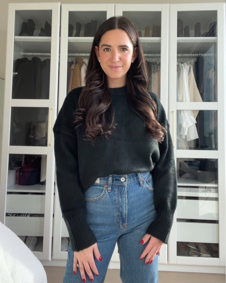 Small sweater 
26 jeans but i also fit into 25 just prefer the 26 fit 

Holiday, holiday outfit, sweater, denim, jeans, Abercrombie, Black Friday 

#LTKSeasonal #LTKCyberWeek #LTKfindsunder100